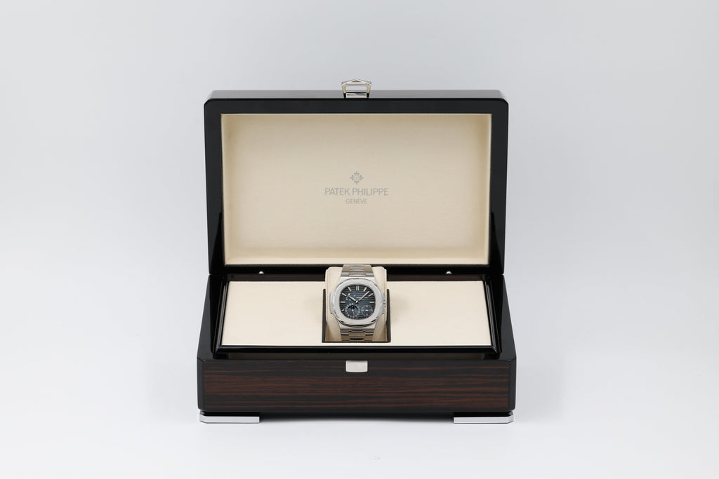 Patek Philippe - Nautilus - Blue Dial - 5712/1A-001 - 2022