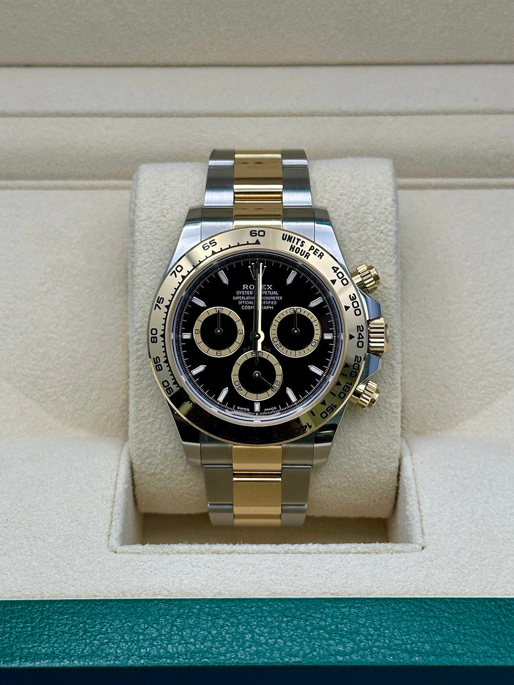 Rolex Yellow Rolesor  Daytona  - Fixed Bezel - Black Index Dial - Oyster Bracelet - 126503 bkio