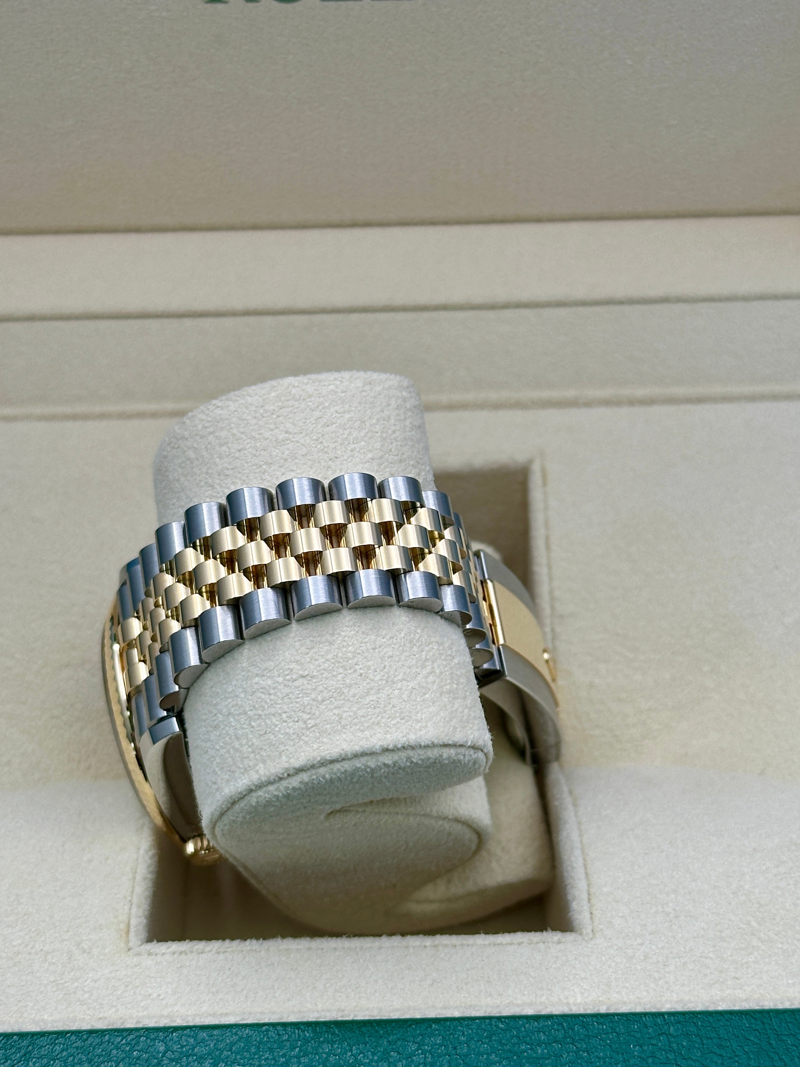 Rolex Steel and Yellow Gold Rolesor Datejust 36  - Champagne Index Dial - Jubilee Bracelet - 126233 chij