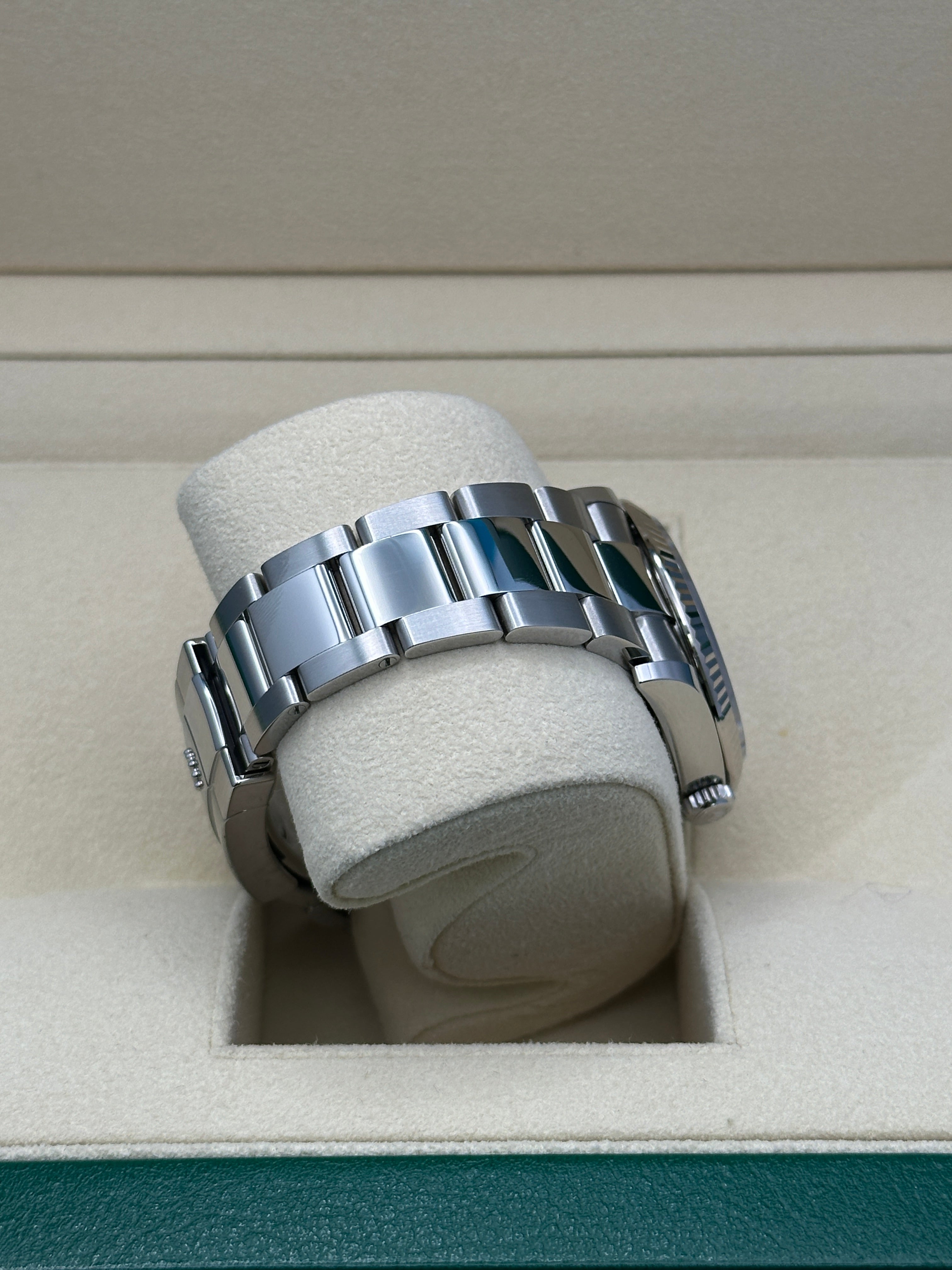 Rolex Steel Datejust 36  - Blue Index Dial - Oyster Bracelet - 126234 blio