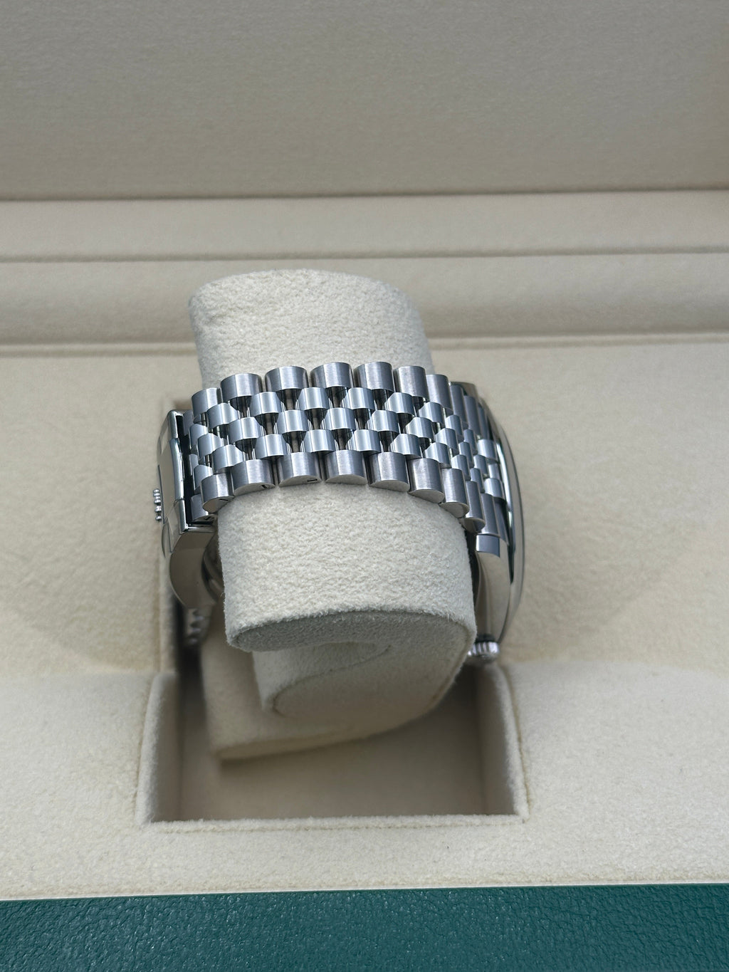 Rolex Steel Datejust 41  - Smooth Bezel - Silver Index Dial - Jubilee Bracelet - 126300 sij