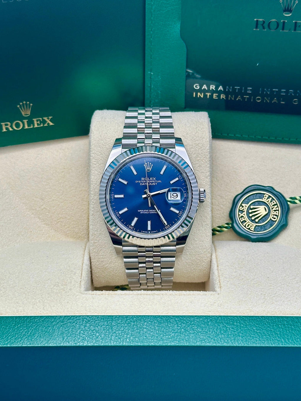 Rolex Steel and White Gold Rolesor Datejust 41  - Blue Index Dial - Jubilee Bracelet - 126334 blij