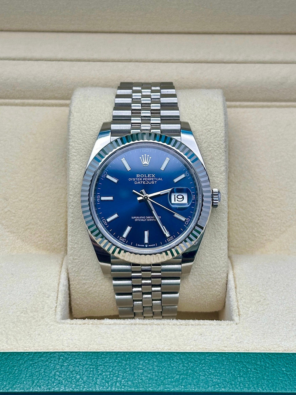 Rolex Steel and White Gold Rolesor Datejust 41  - Blue Index Dial - Jubilee Bracelet - 126334 blij