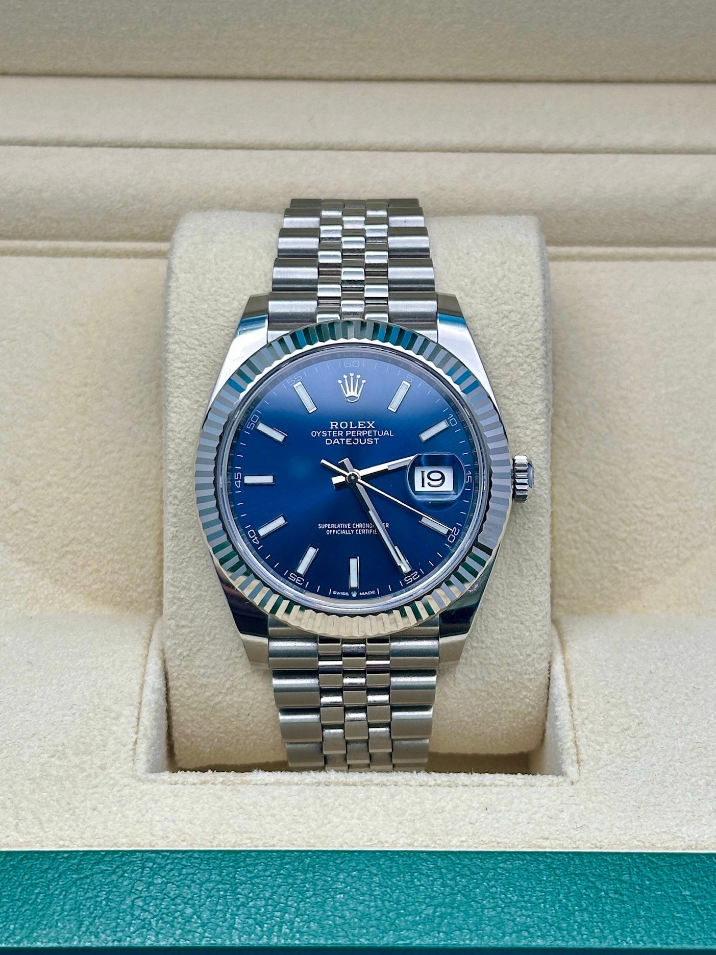 Rolex Steel and White Gold Rolesor Datejust 41  - Blue Index Dial - Jubilee Bracelet - 126334 blij