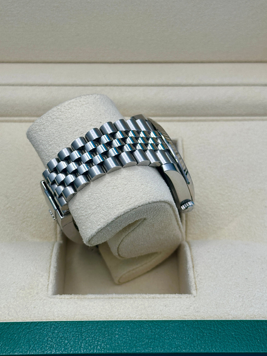 Rolex Steel and White Gold Rolesor Datejust 41  - Blue Index Dial - Jubilee Bracelet - 126334 blij