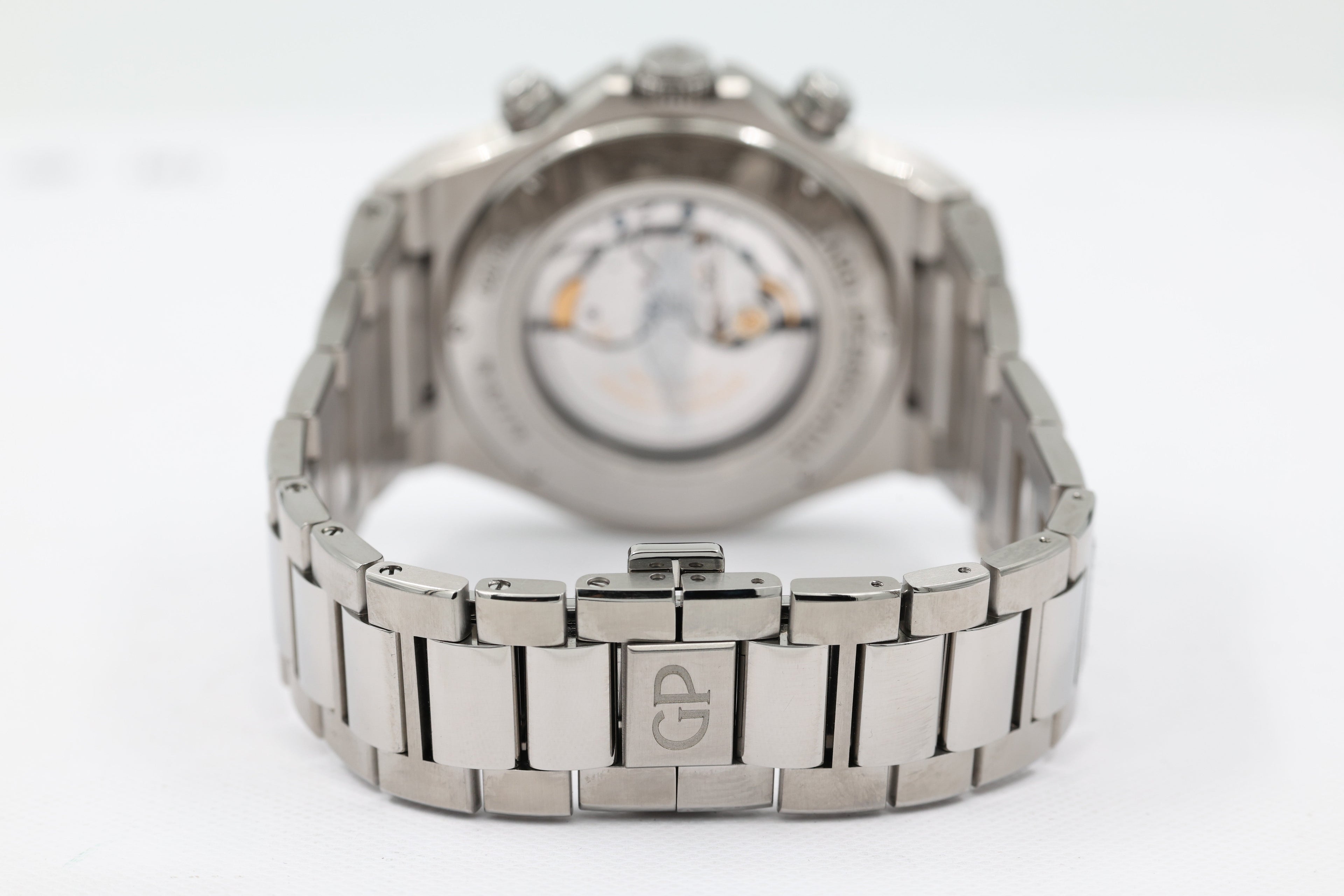Girard-Perregaux - Laureato Chrono Aston Martin Edition - Green Dial - 81020-21-3398-1CMN - 2025