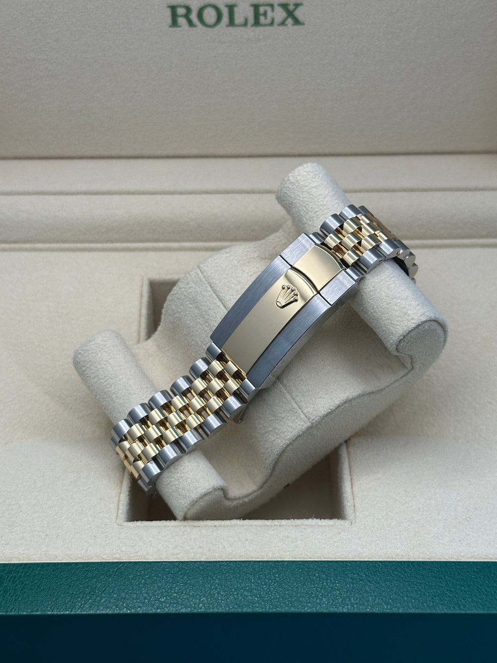 Rolex Steel and Yellow Gold Rolesor Datejust 41  - Champagne Index Dial - Jubilee Bracelet - 126333 chij