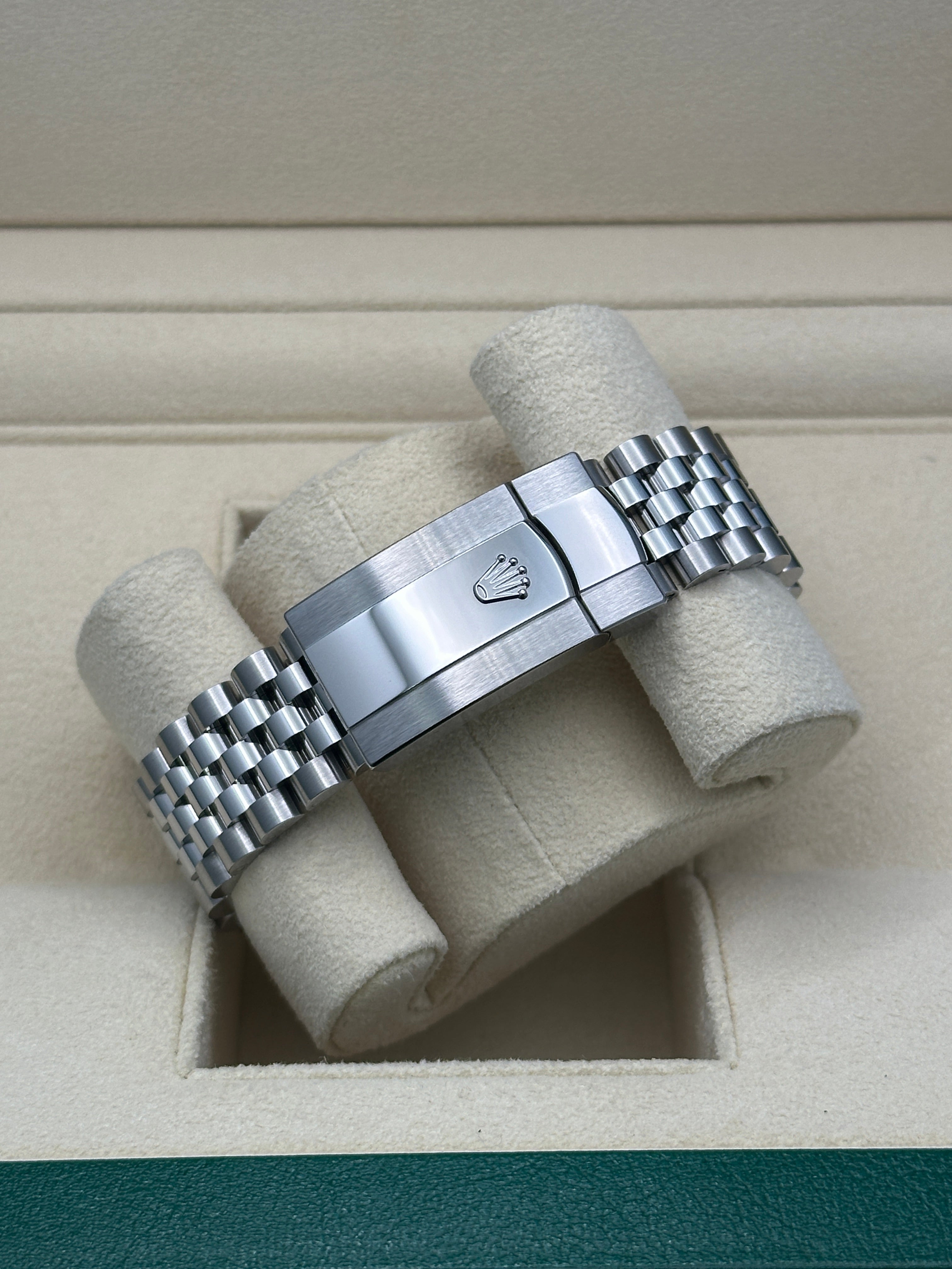 Rolex Steel Datejust 41  - Smooth Bezel - White Roman Dial - Jubilee Bracelet - 126300 wrj