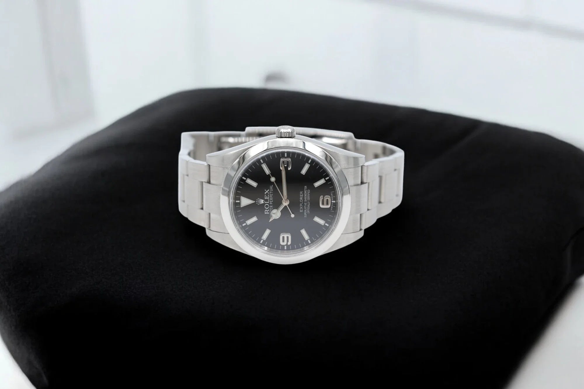 Rolex - Explorer - Dial Black - 214270 - 2011