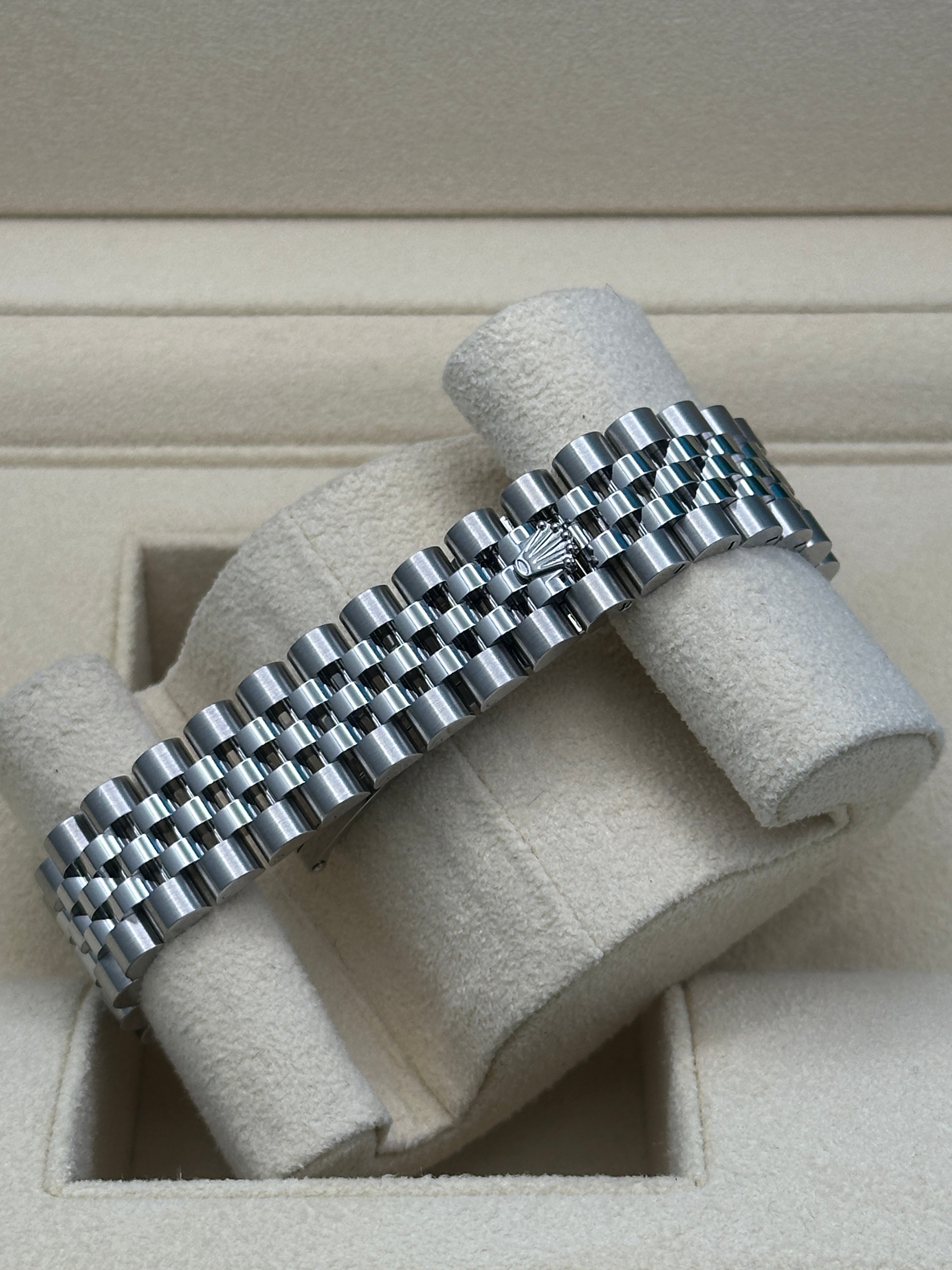 Rolex Steel and White Gold Datejust 31  - White Mother-Of-Pearl Diamond Dial - Jubilee Bracelet - 278274 mdj