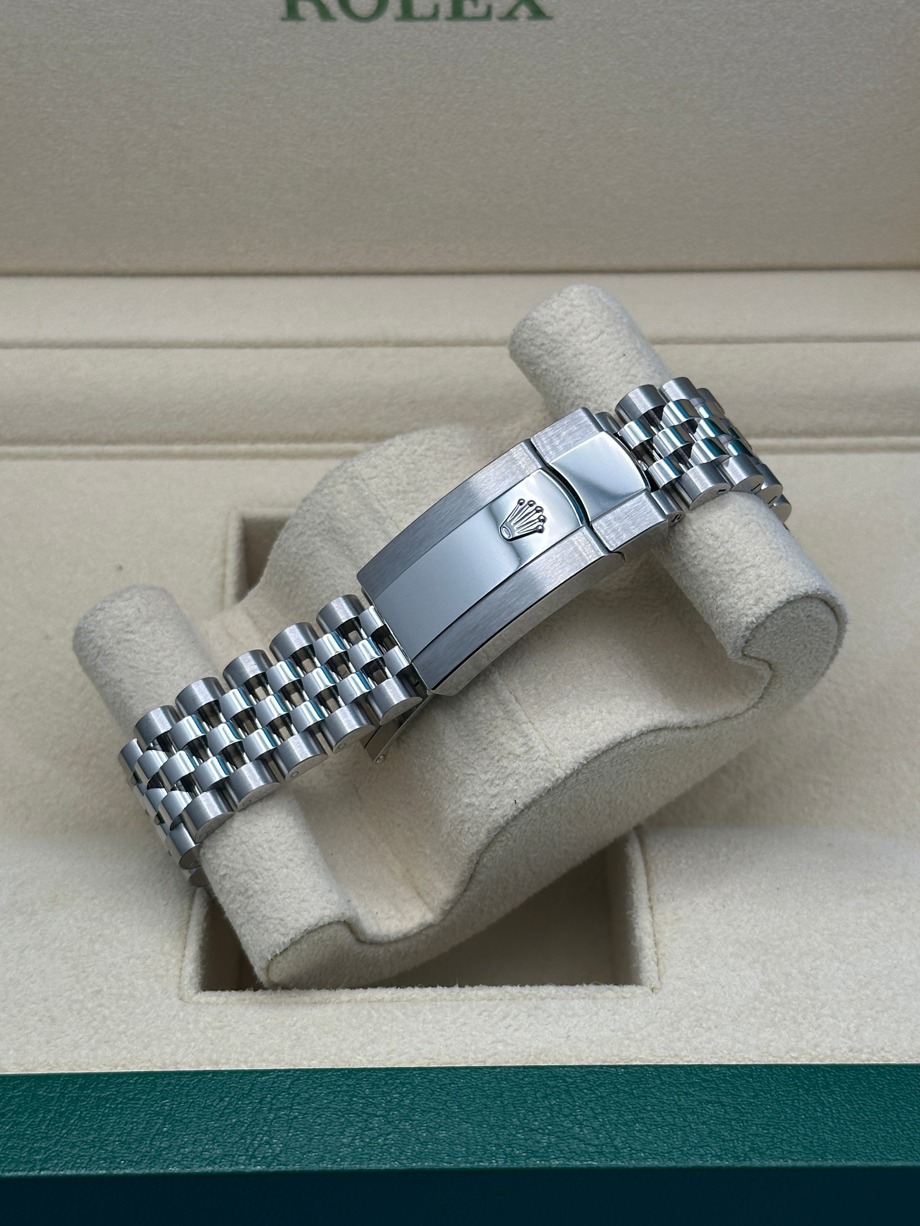 Rolex Steel Datejust 36  - Blue Index Dial - Jubilee Bracelet - 126200 blij