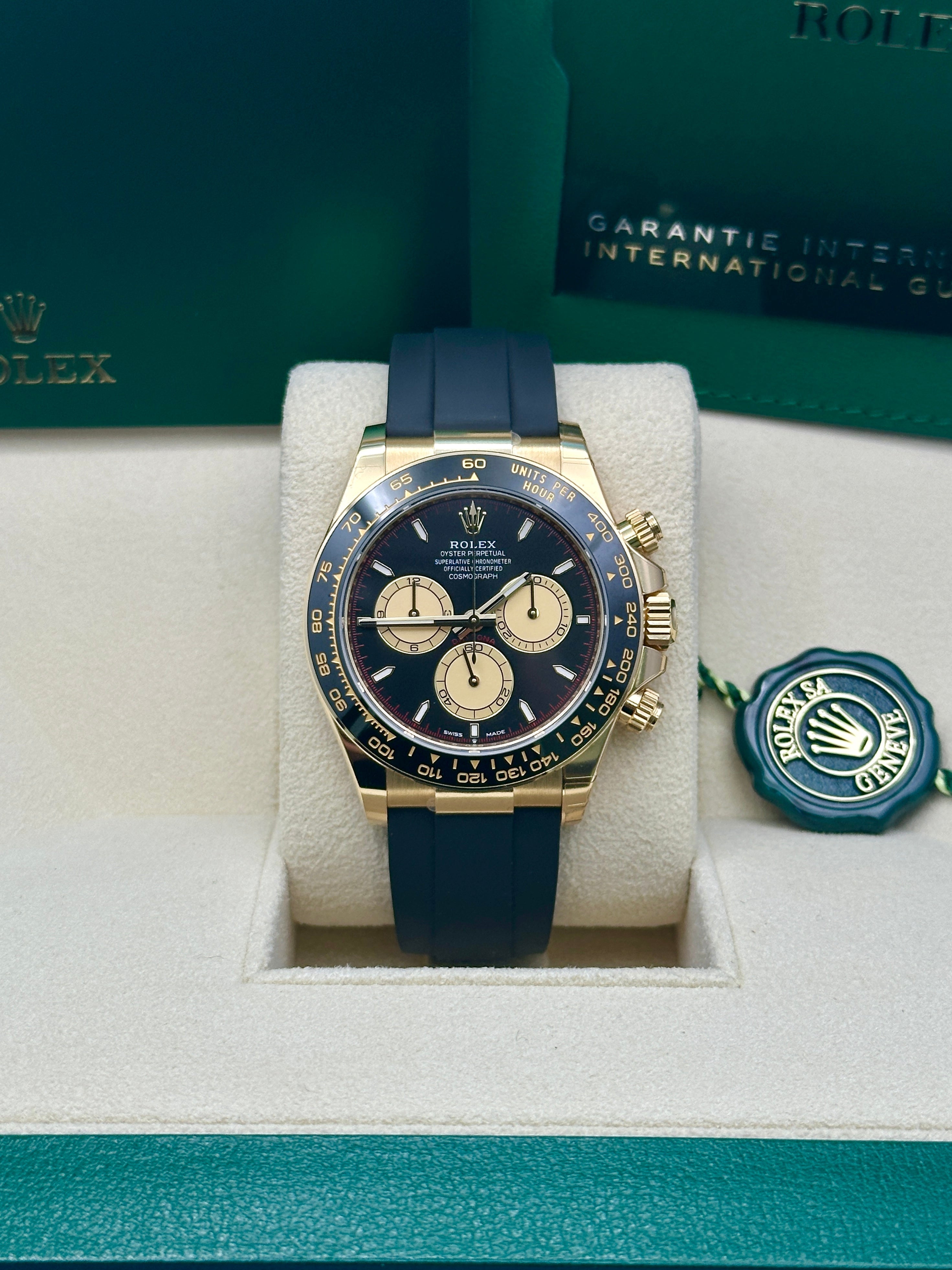 Rolex Yellow Gold  Daytona   - Black And Champagne Index Dial - 126518ln bkchiof