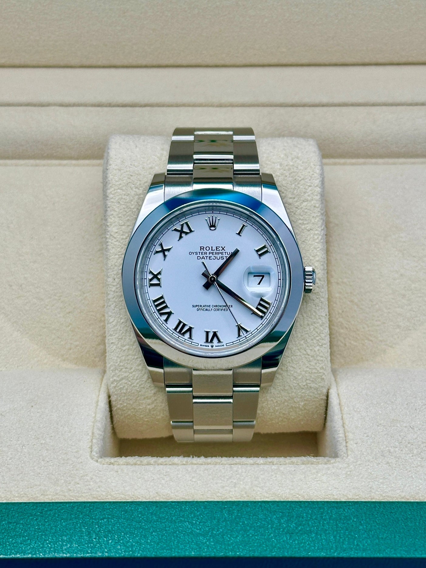 Rolex Steel Datejust 41  - Smooth Bezel - White Roman Dial - Oyster Bracelet - 126300 wro