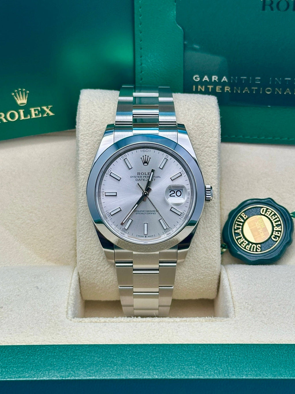 Rolex Steel Datejust 41  - Smooth Bezel - Silver Index Dial - Oyster Bracelet - 126300 sio