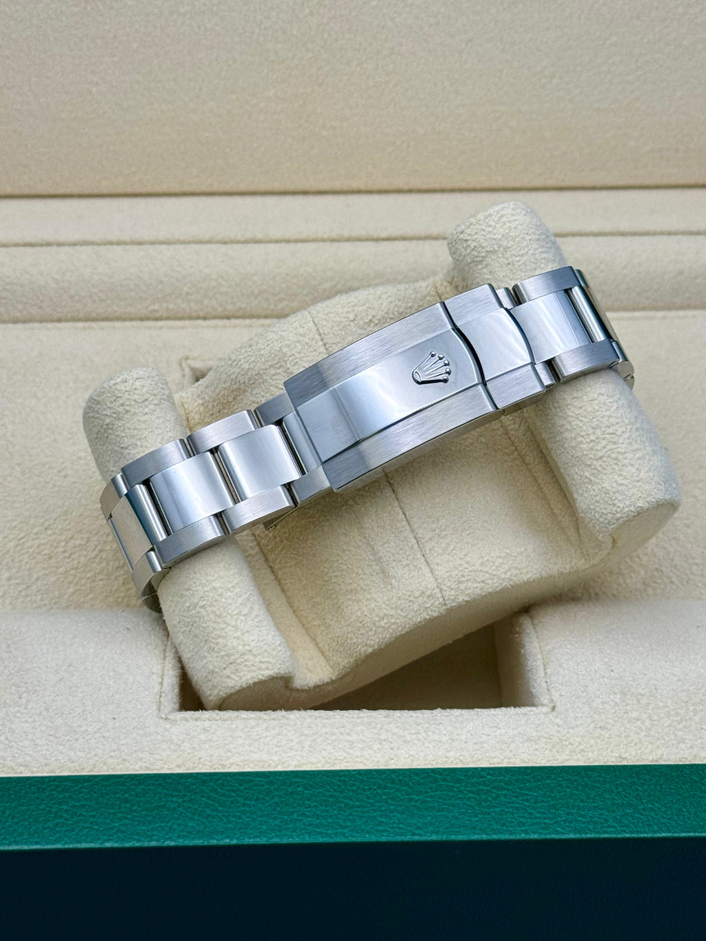 Rolex Steel Datejust 41  - Smooth Bezel - Blue Index Dial - Oyster Bracelet - 126300 blio