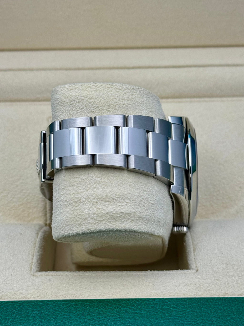 Rolex Steel Datejust 41  - Smooth Bezel - Blue Index Dial - Oyster Bracelet - 126300 blio
