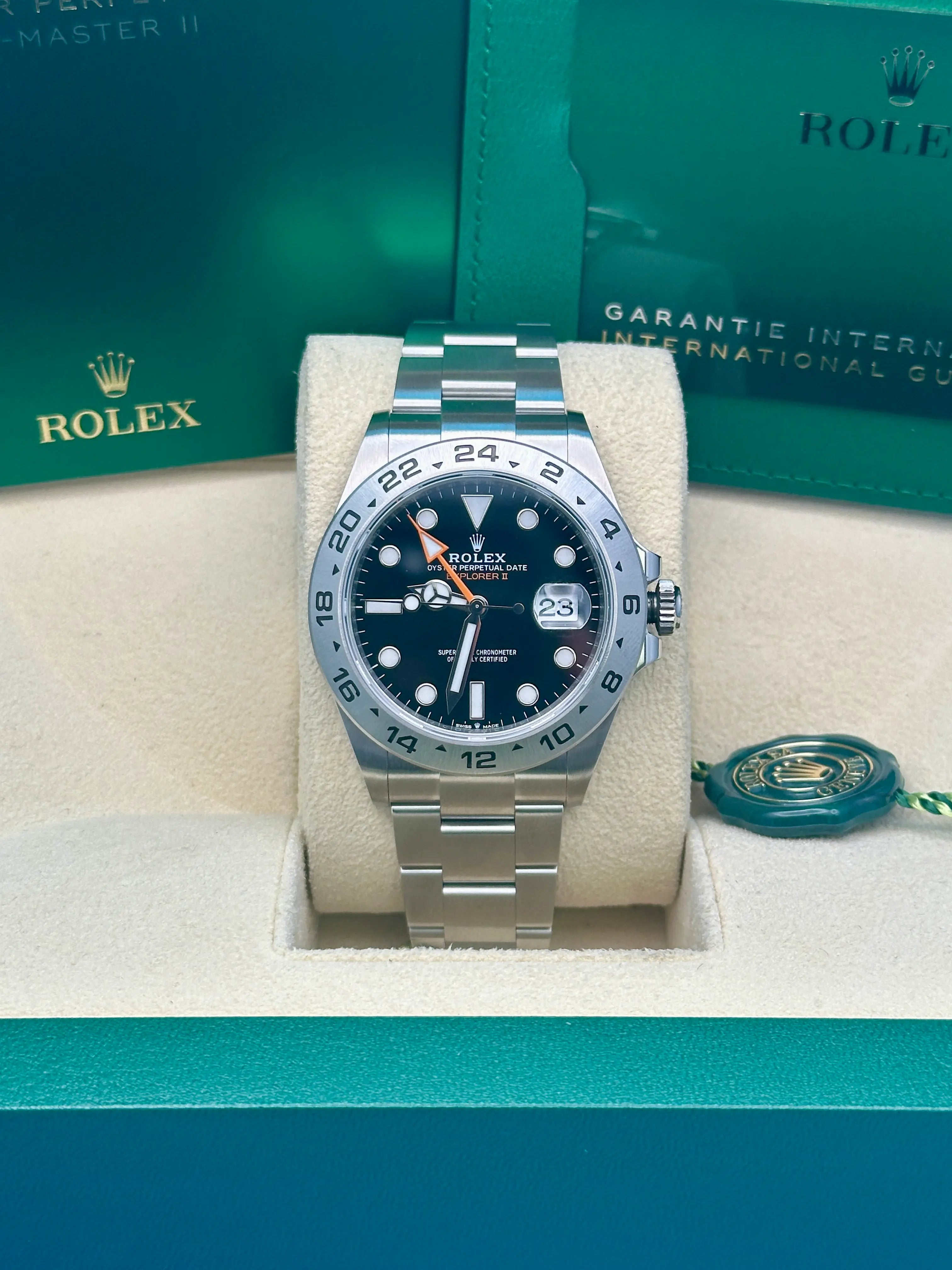 Rolex Oyster Perpetual Explorer II  - Oystersteel - Black Dial - Oyster Bracelet -  226570 bk