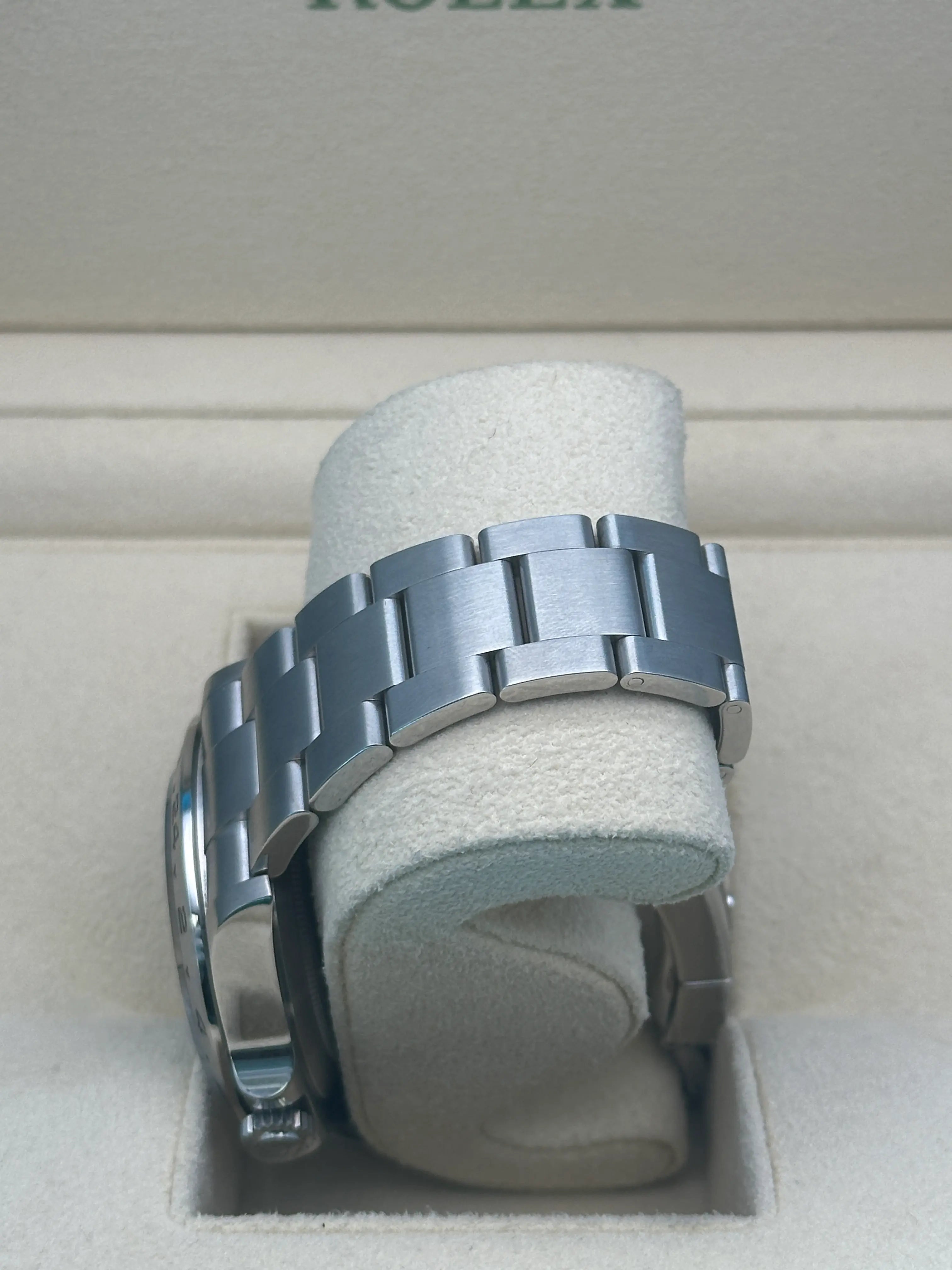 Rolex Oyster Perpetual Explorer II  - Oystersteel - Black Dial - Oyster Bracelet -  226570 bk