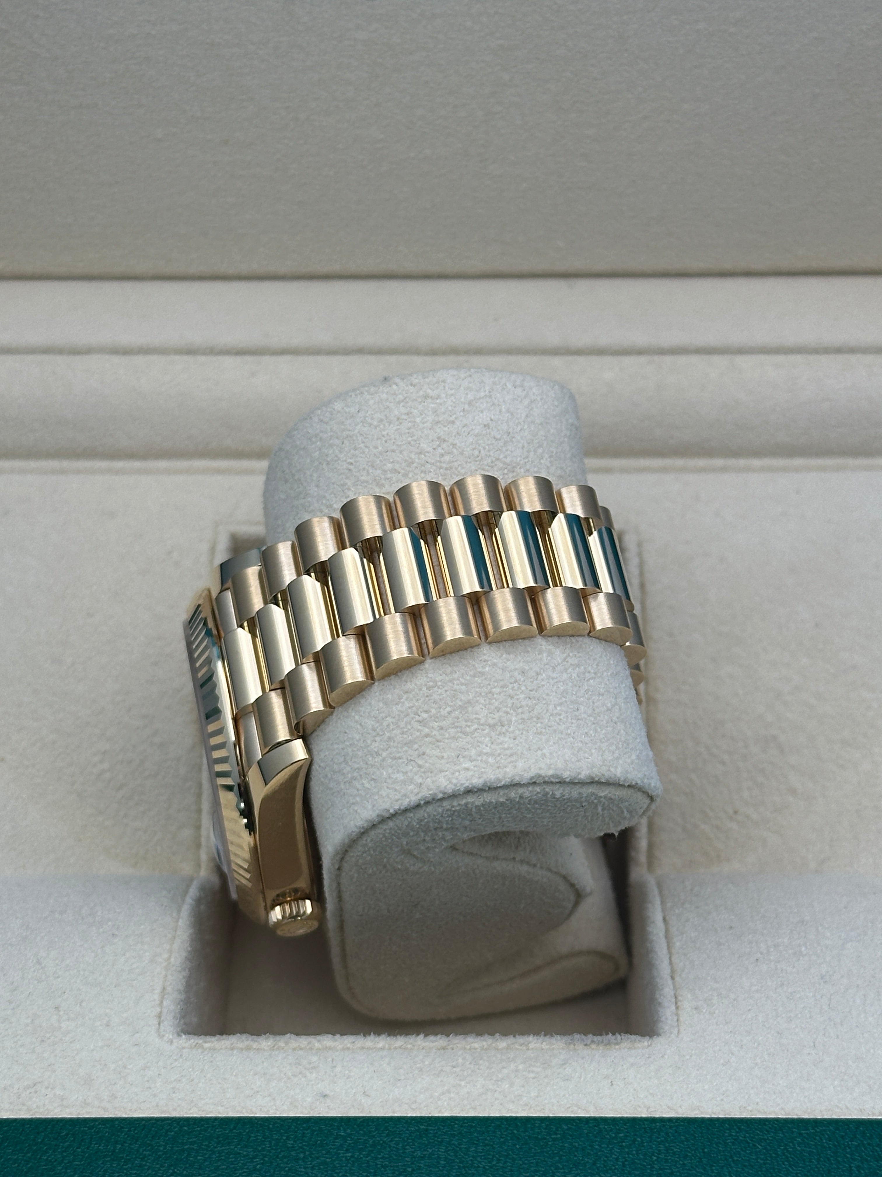 Rolex Day-Date 40 Green Ombre Dial 18K Yellow Gold President