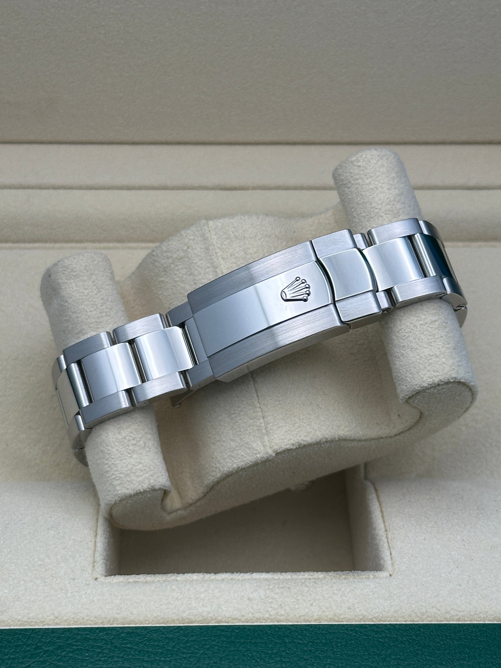 Rolex Steel and White Gold Rolesor Datejust 41  - Dark Rhodium Index Dial - Oyster Bracelet - 126334 dkrio