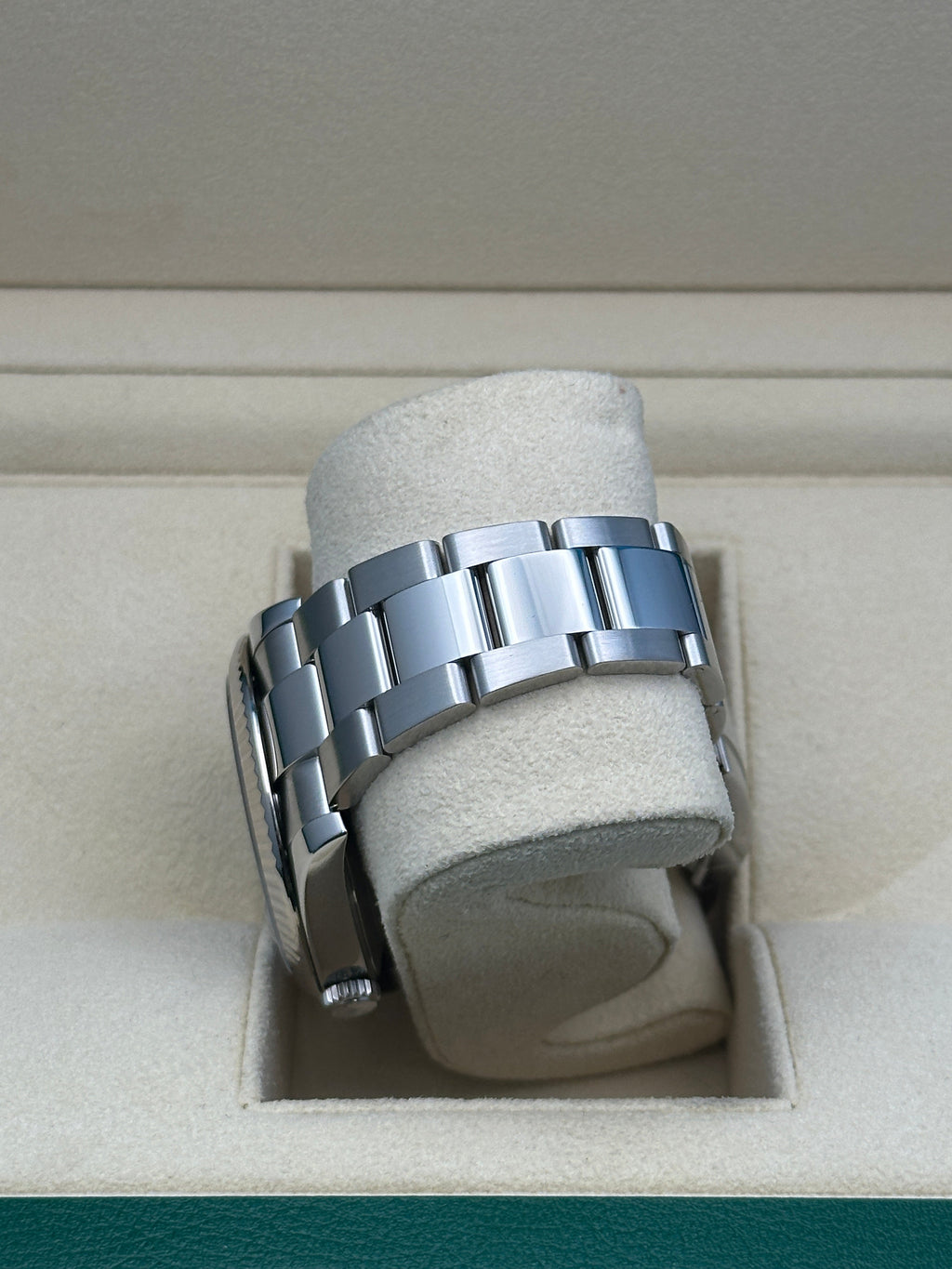 Rolex Steel and White Gold Rolesor Datejust 41  - Dark Rhodium Index Dial - Oyster Bracelet - 126334 dkrio