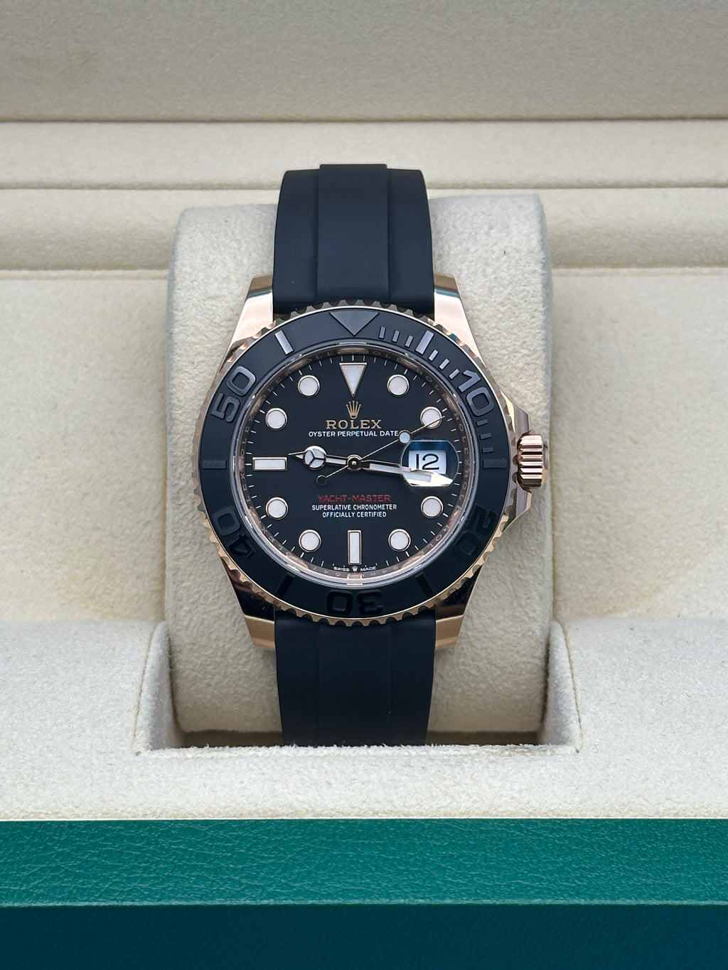 Rolex Everose Gold Yacht-Master 40 Watch - Black Dial - Oysterflex Strap