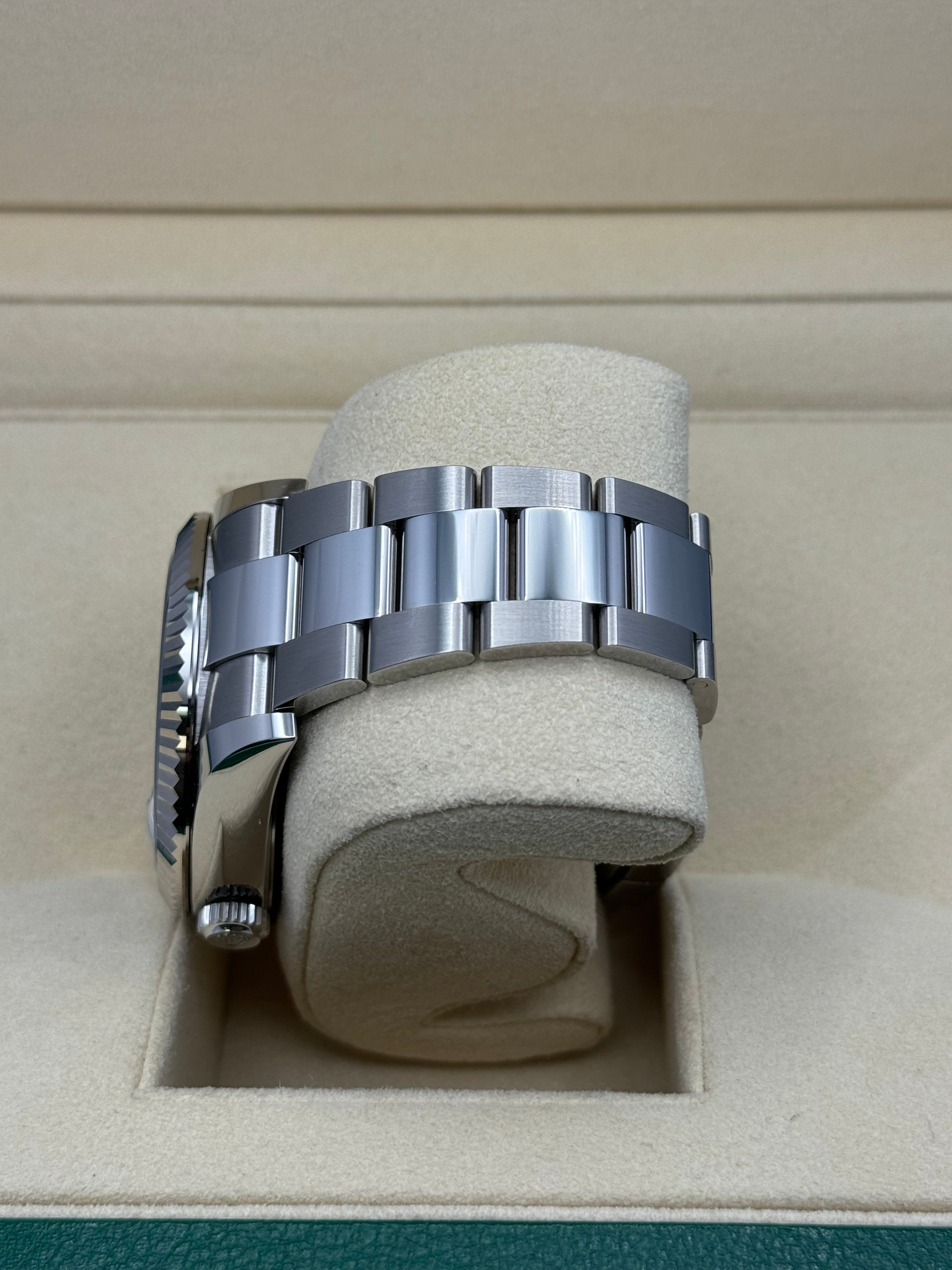 Rolex White Rolesor Sky-Dweller  - Fluted Ring Command Bezel - Blue Index Dial - Oyster Bracelet - 336934