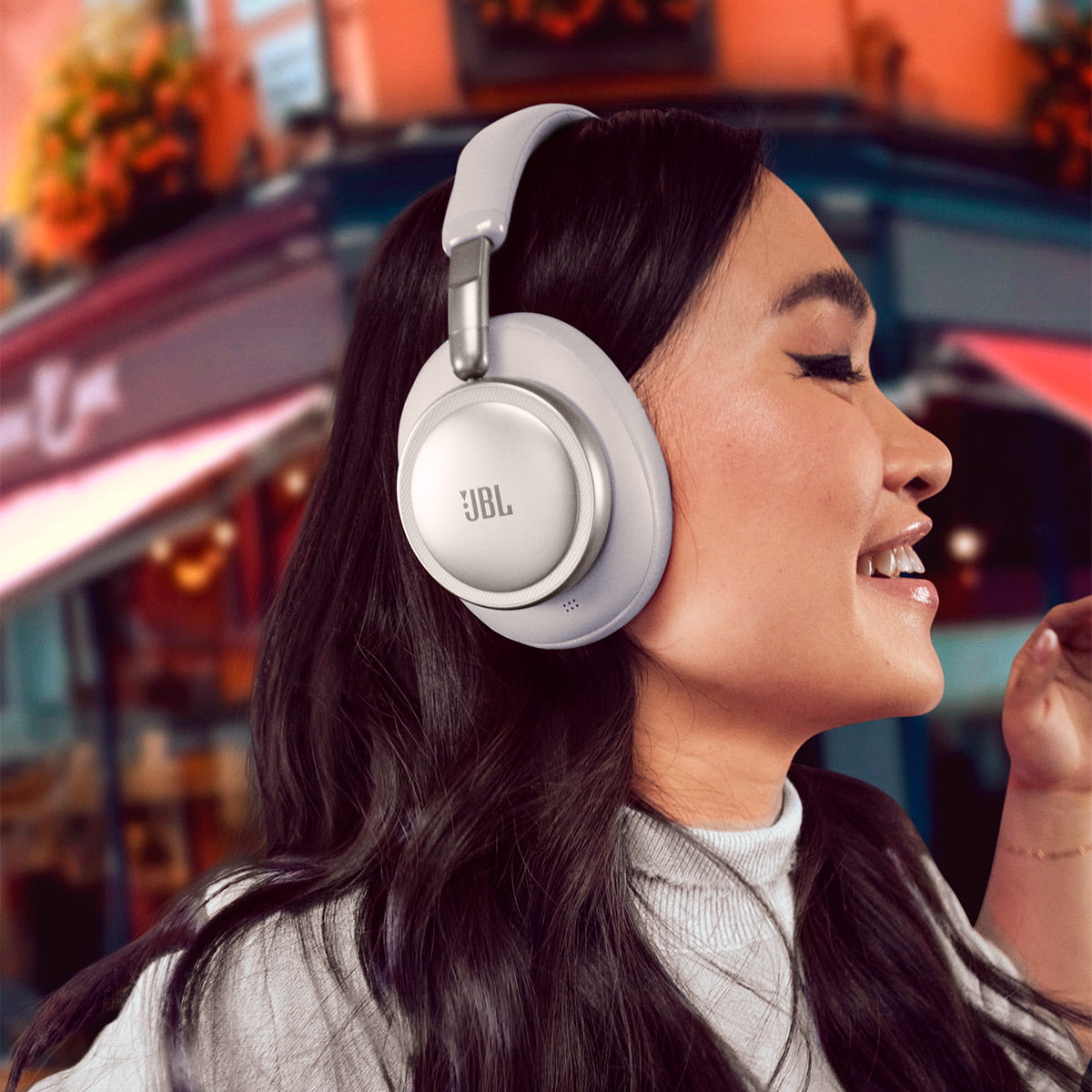 JBL Live 780NC Wireless Over Ear Noise Cancelling Headphone Bundle with gSport Case (Champagne)