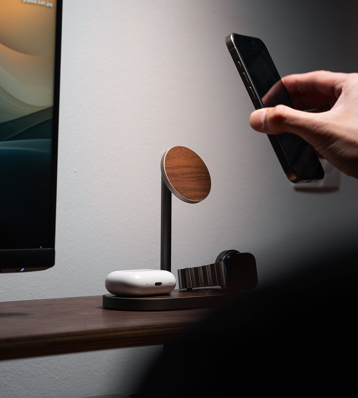 KUXIU X23 Pro 4-in-1 MagSafe Dual-Core Fast Charging Stand  - Wood Grain