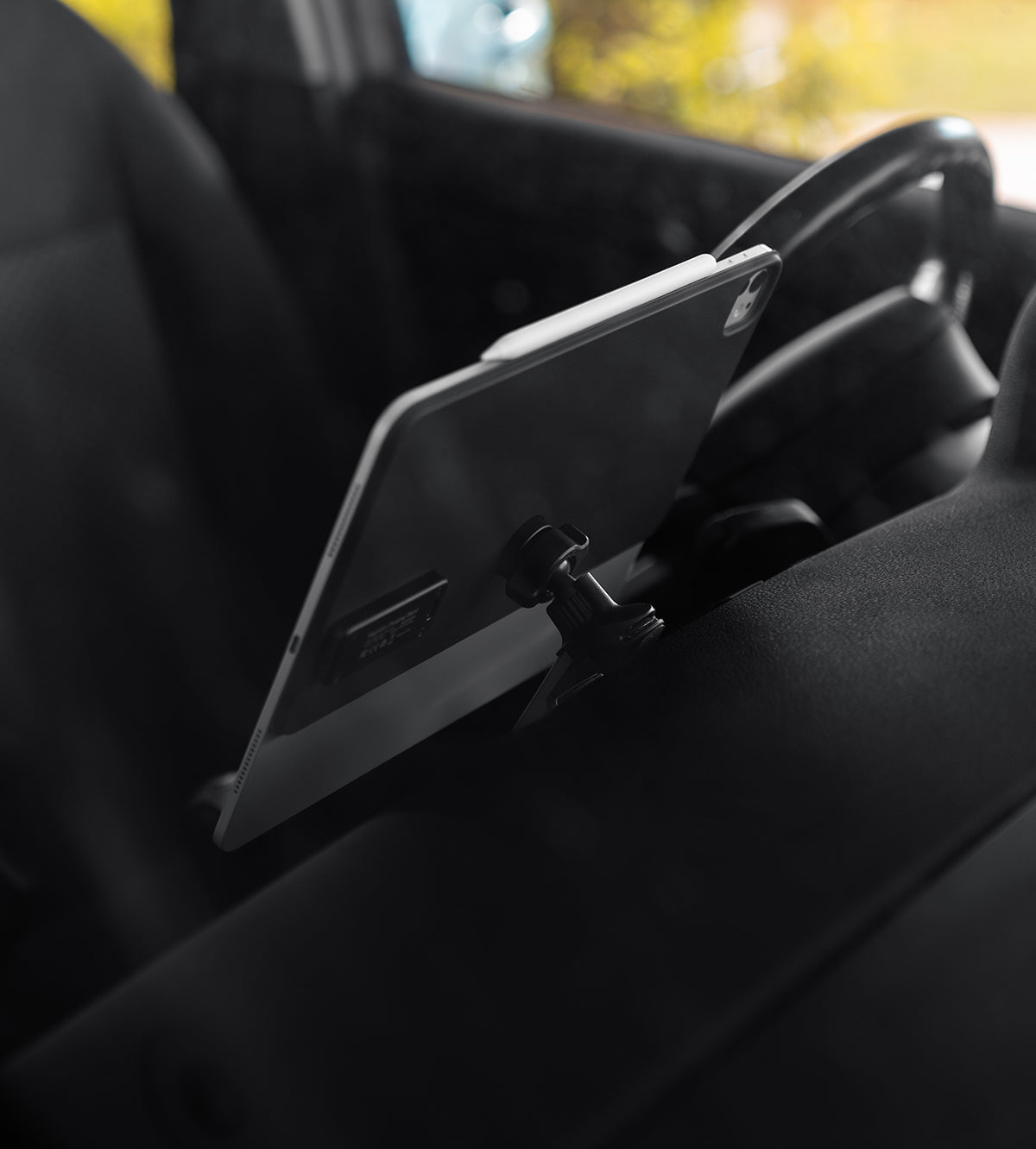KUXIU X97 Pro MAX Magnetic iPad Mount with Charging for Car Headrest and Air Vent