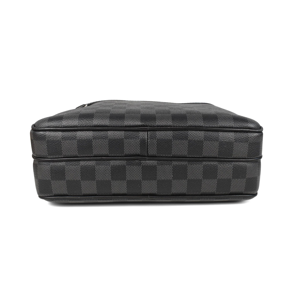 Louis Vuitton 'Trocadero' Messenger Bag