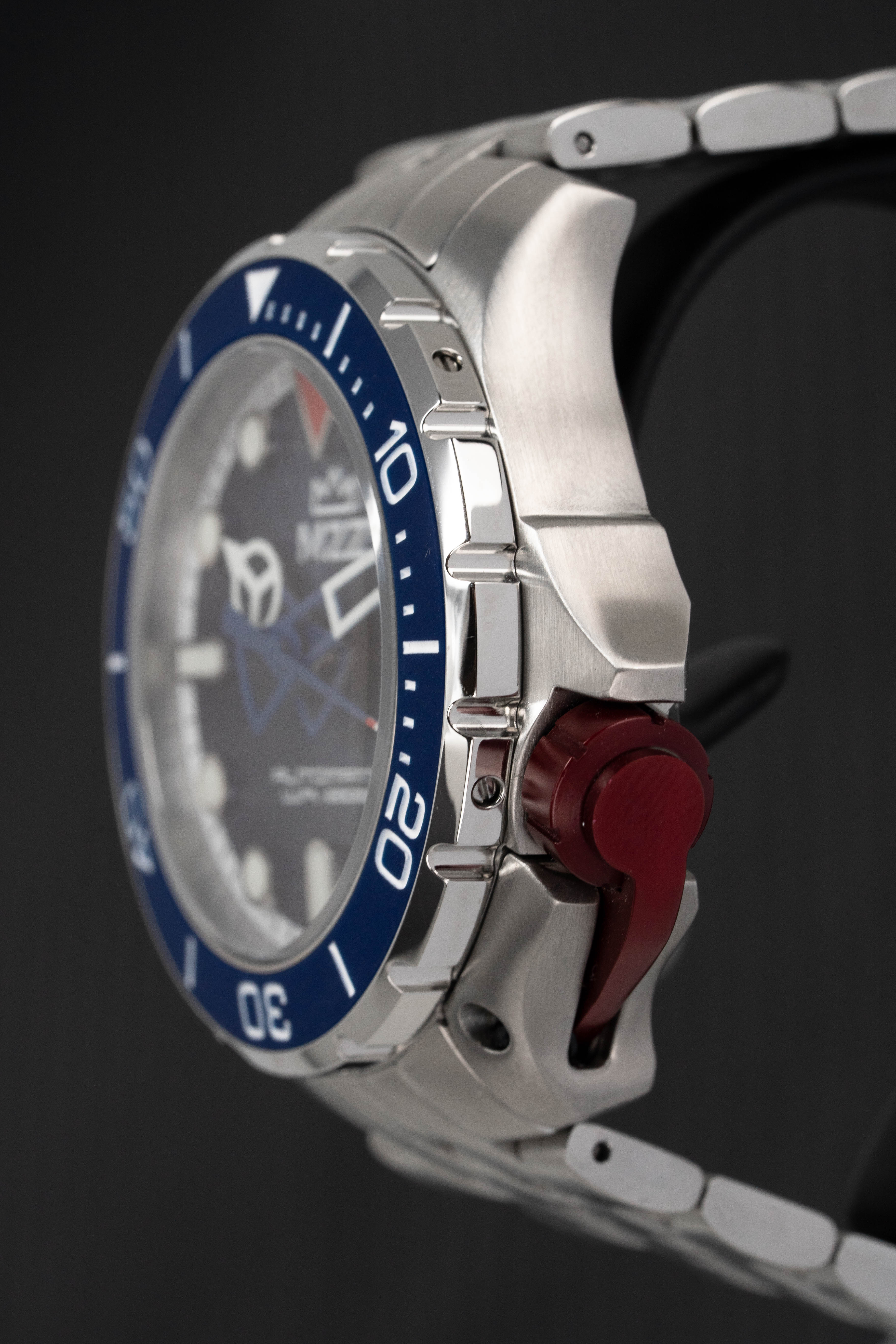 M2Z Men's Watch Diver 200 Bracelet Blue