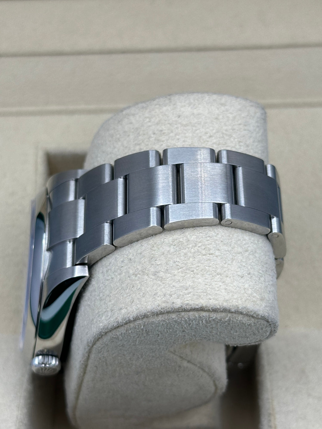 Rolex Steel Oyster Perpetual 39  - Dark Rhodium Index Dial - 114300 drio