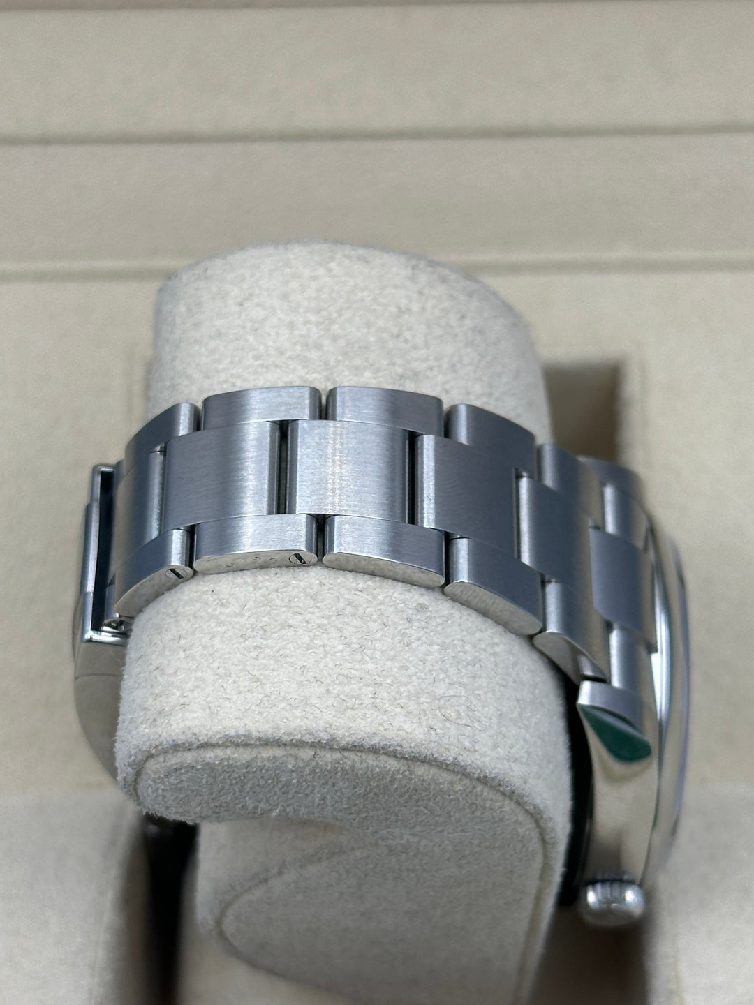 Rolex Steel Oyster Perpetual 39  - Dark Rhodium Index Dial - 114300 drio