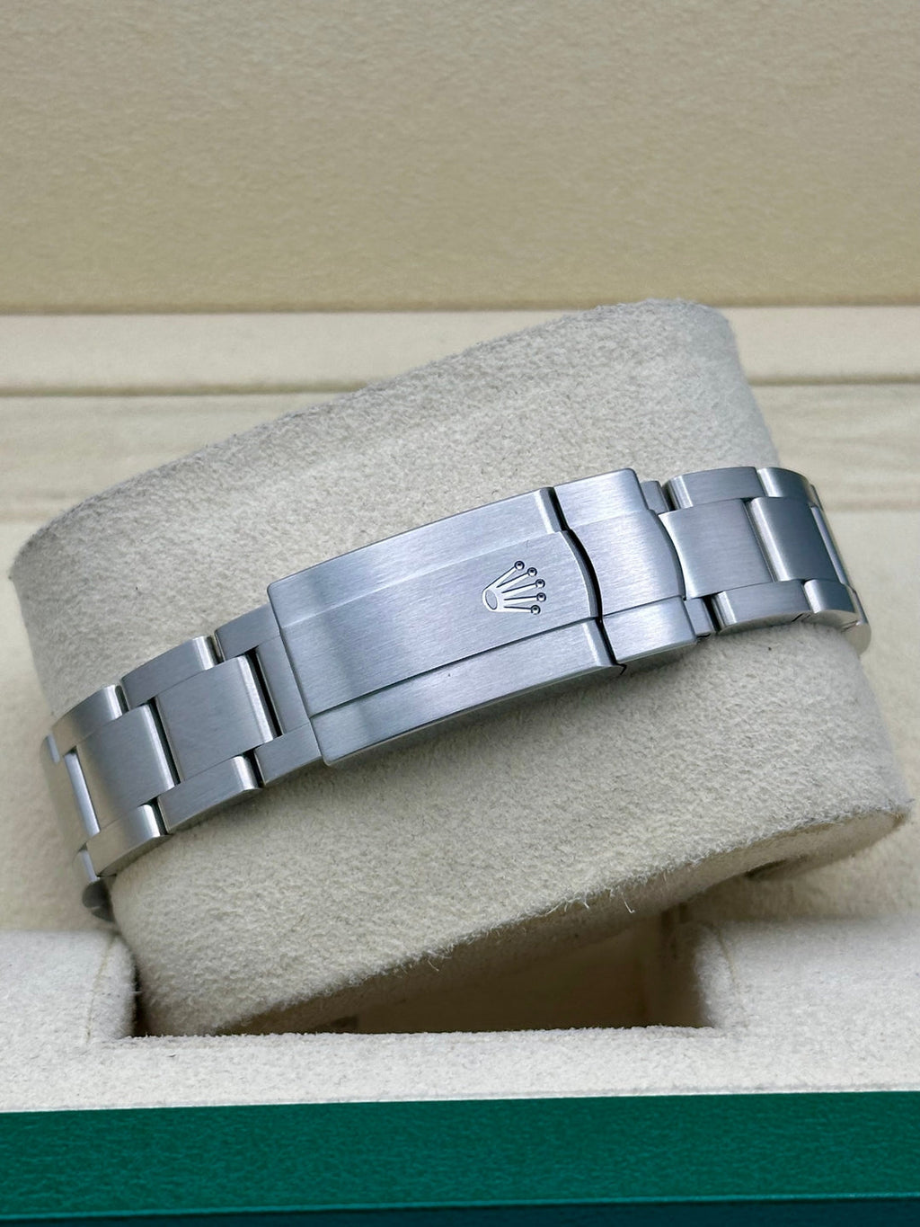 Rolex Oyster Perpetual 34 Pistachio Green Dial Oyster Bracelet - 124200 - 2025