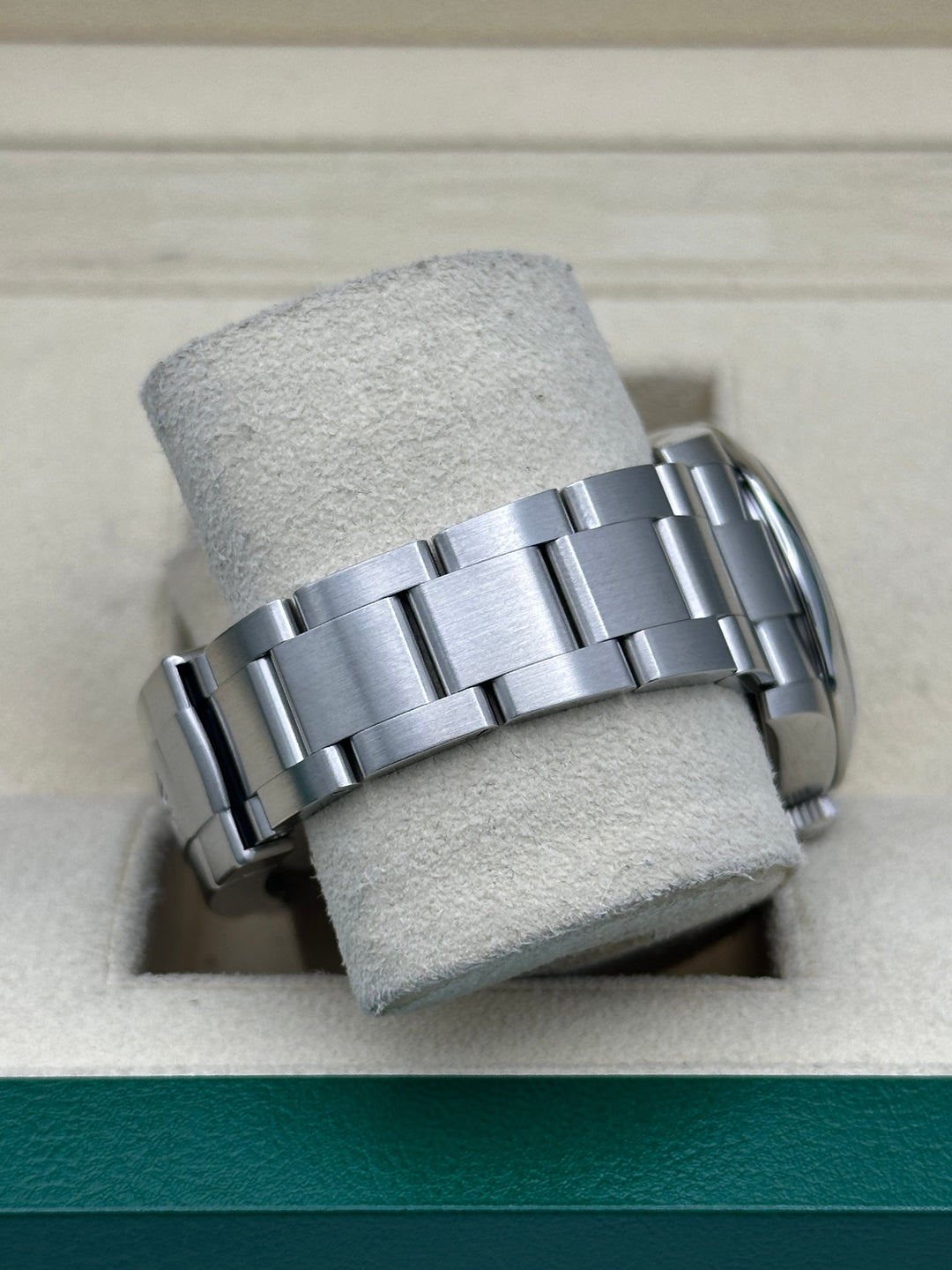 Rolex Oyster Perpetual 34 Pistachio Green Dial Oyster Bracelet - 124200 - 2025
