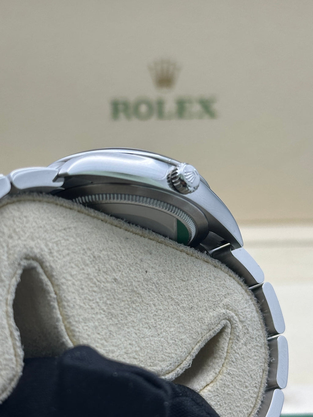 Rolex Oyster Perpetual 34 Pistachio Green Dial Oyster Bracelet - 124200 - 2025