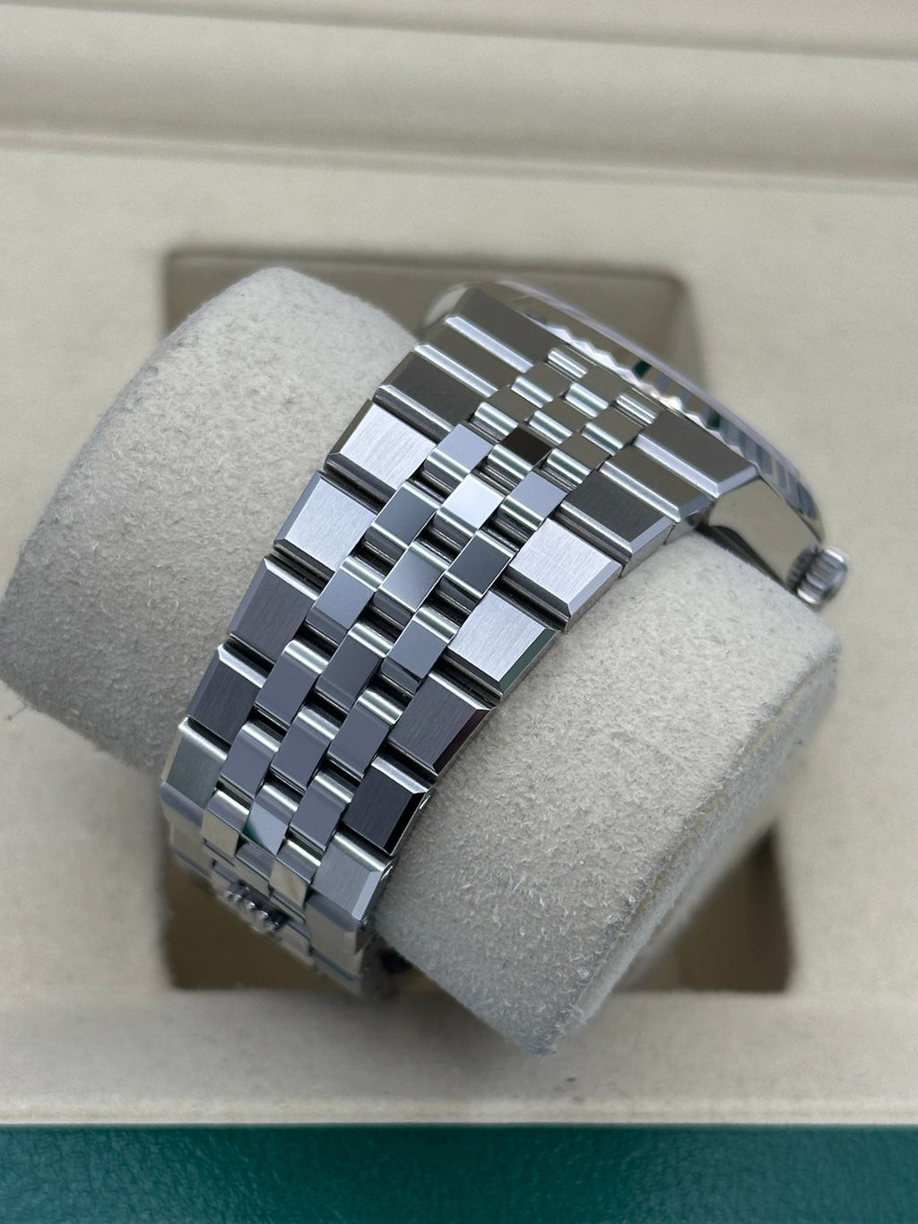 Rolex Land-Dweller 36 White Gold Oystersteel Intense White Honeycomb Motif Dial Fluted Bezel Flat Jubilee Bracelet 127234 - 2025