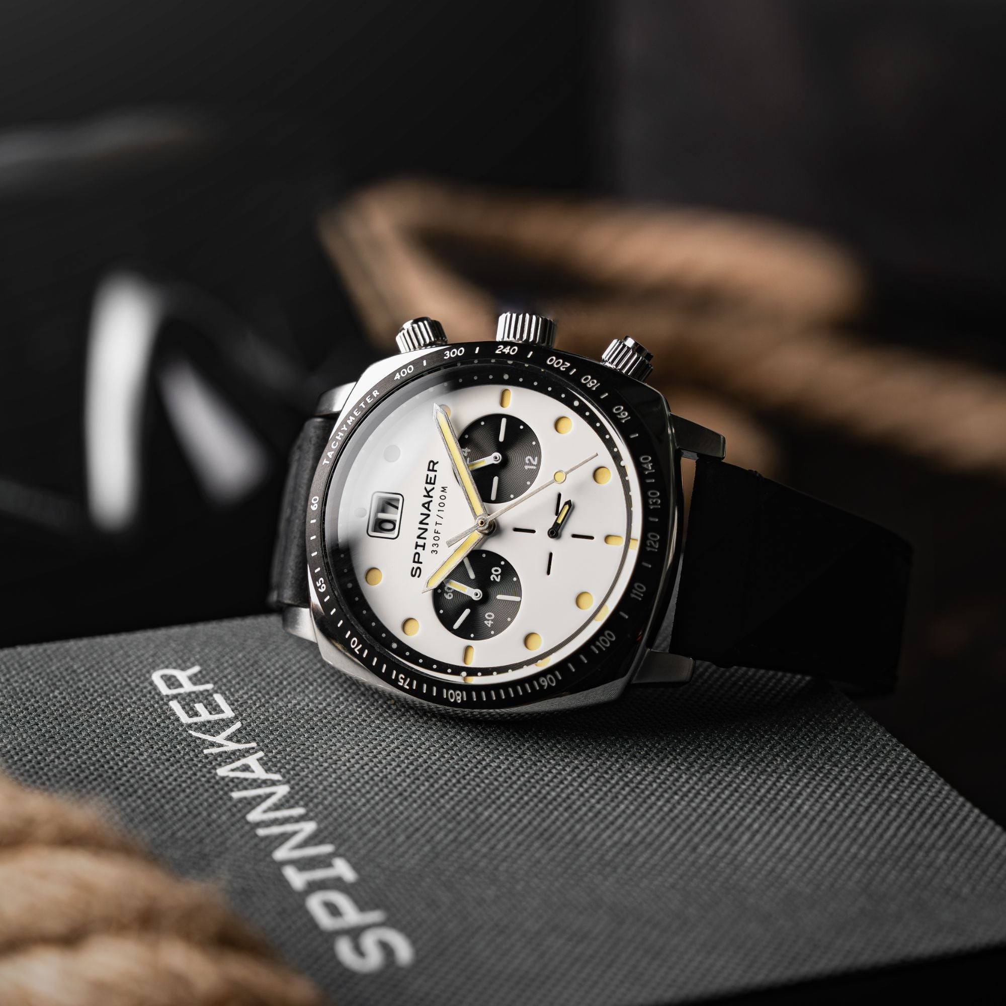Spinnaker Hull Men's White Retro Chronograph Watch