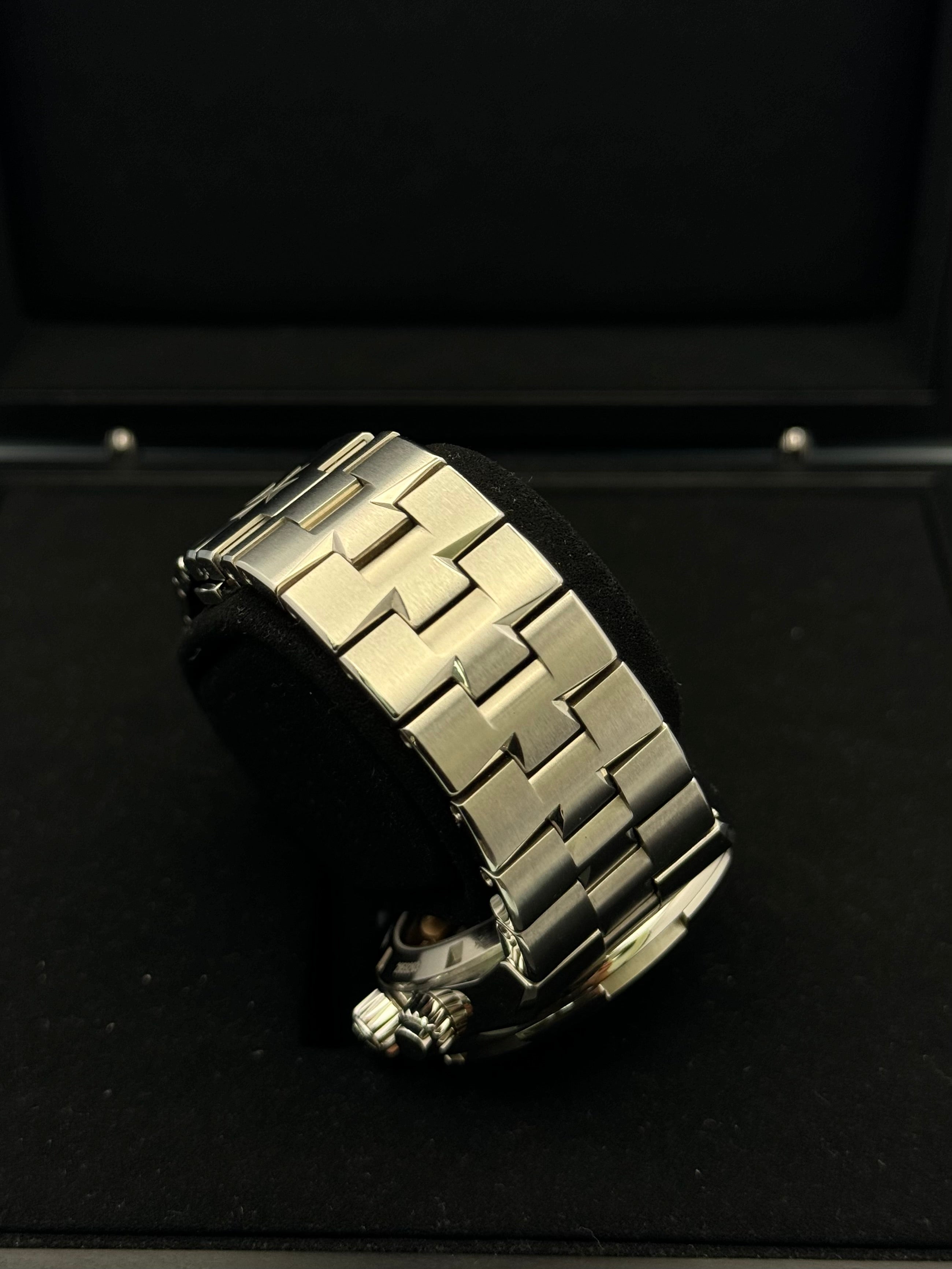Vacheron Constantin Overseas 7900V Blue Dial