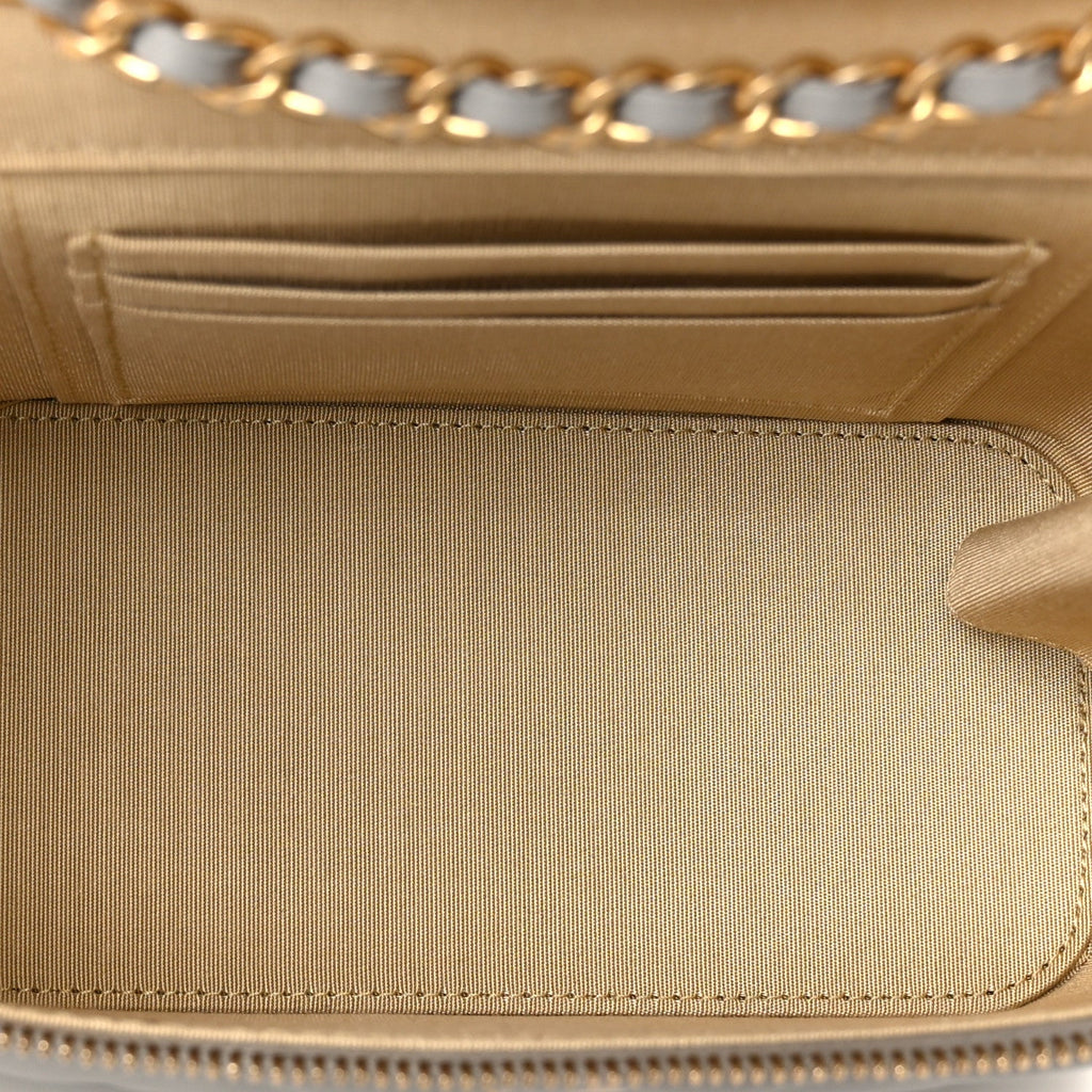 Lambskin Quilted Small Pearl Crush Vanity Case With Chain Grey