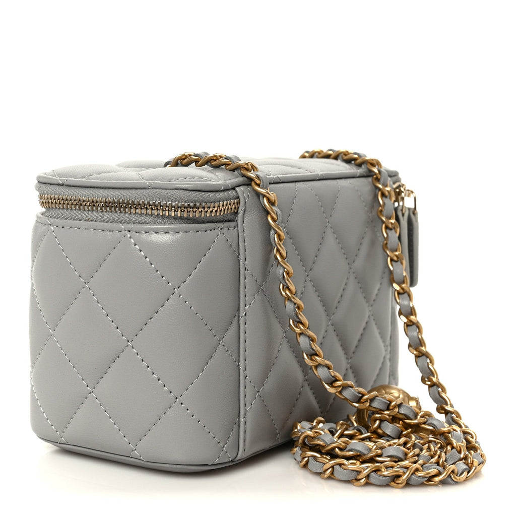 Lambskin Quilted Small Pearl Crush Vanity Case With Chain Grey