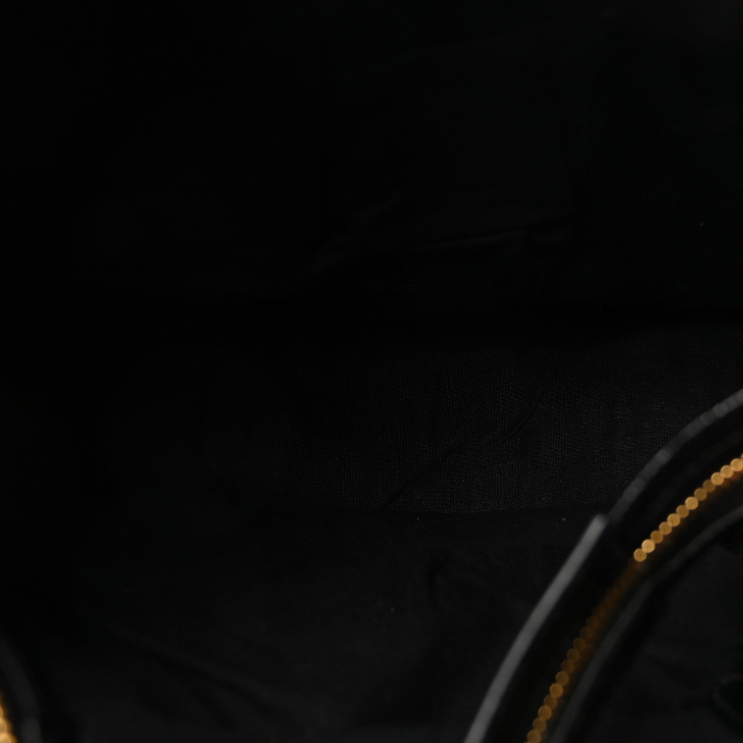 Agneau Giant 12 Gold Hardware City Black