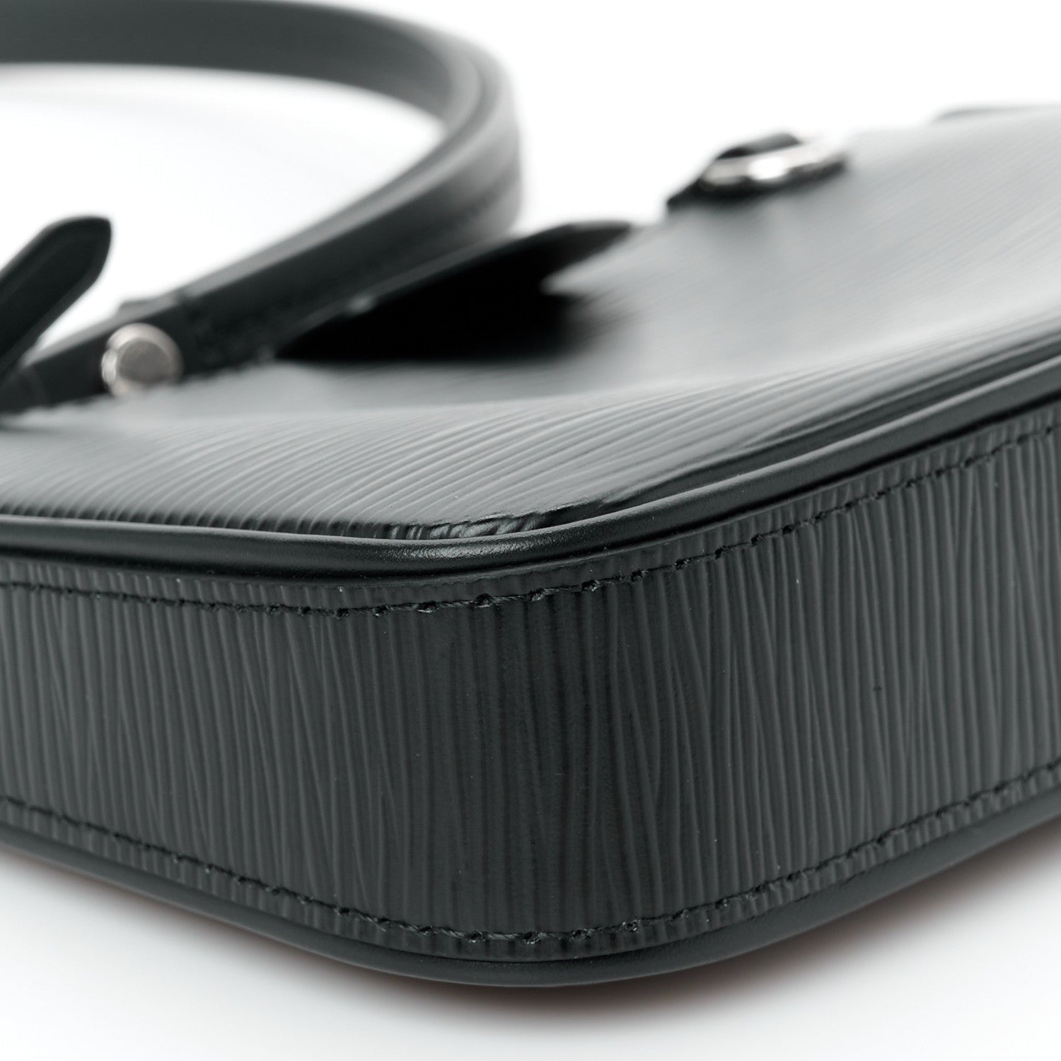 Epi Easy Pouch On Strap Black