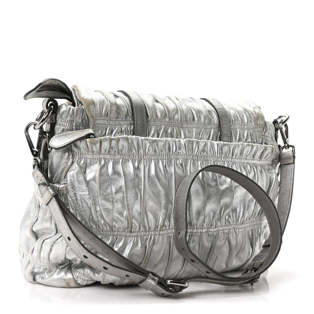 Metallic Nappa Gaufre Messenger Tote Argento