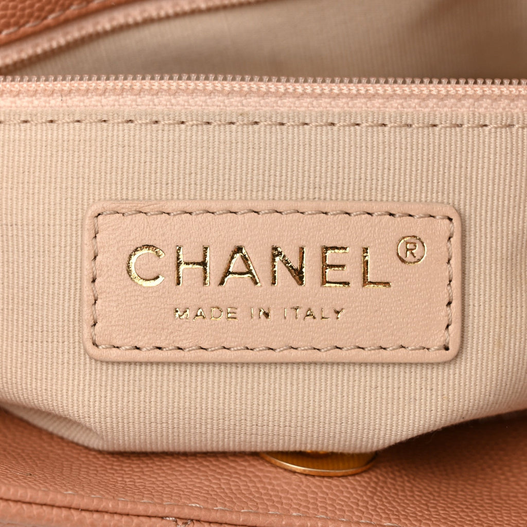 Caviar Quilted Wavy CC Hobo Beige