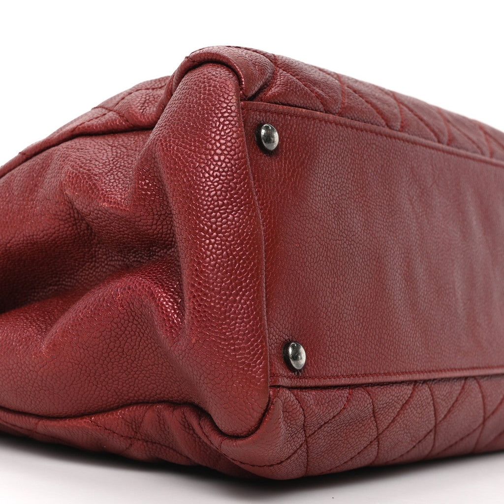 Iridescent Caviar Quilted Tall Chic Shopping Tote Red