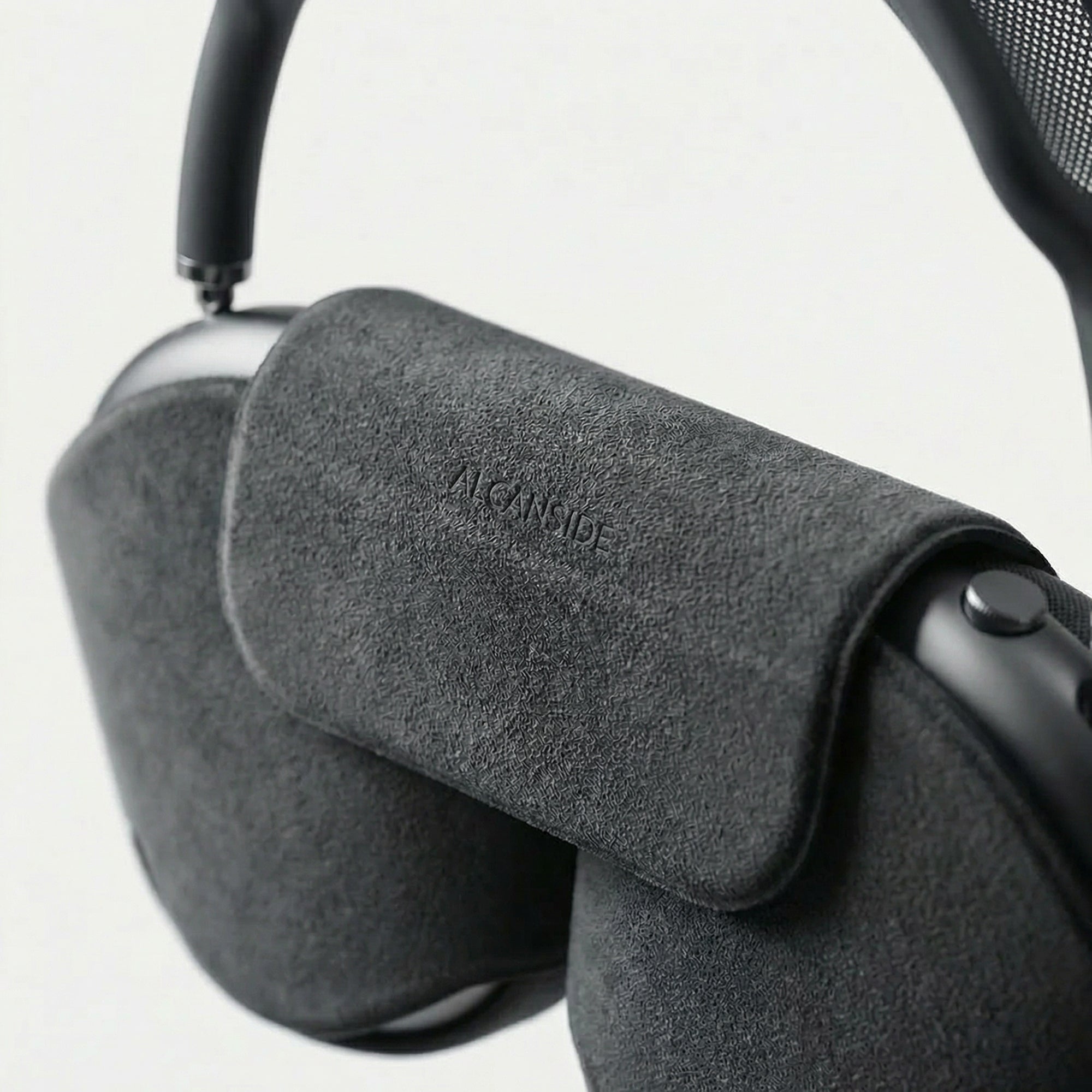 AirPods Max Alcantara Smart Case - Space Grey