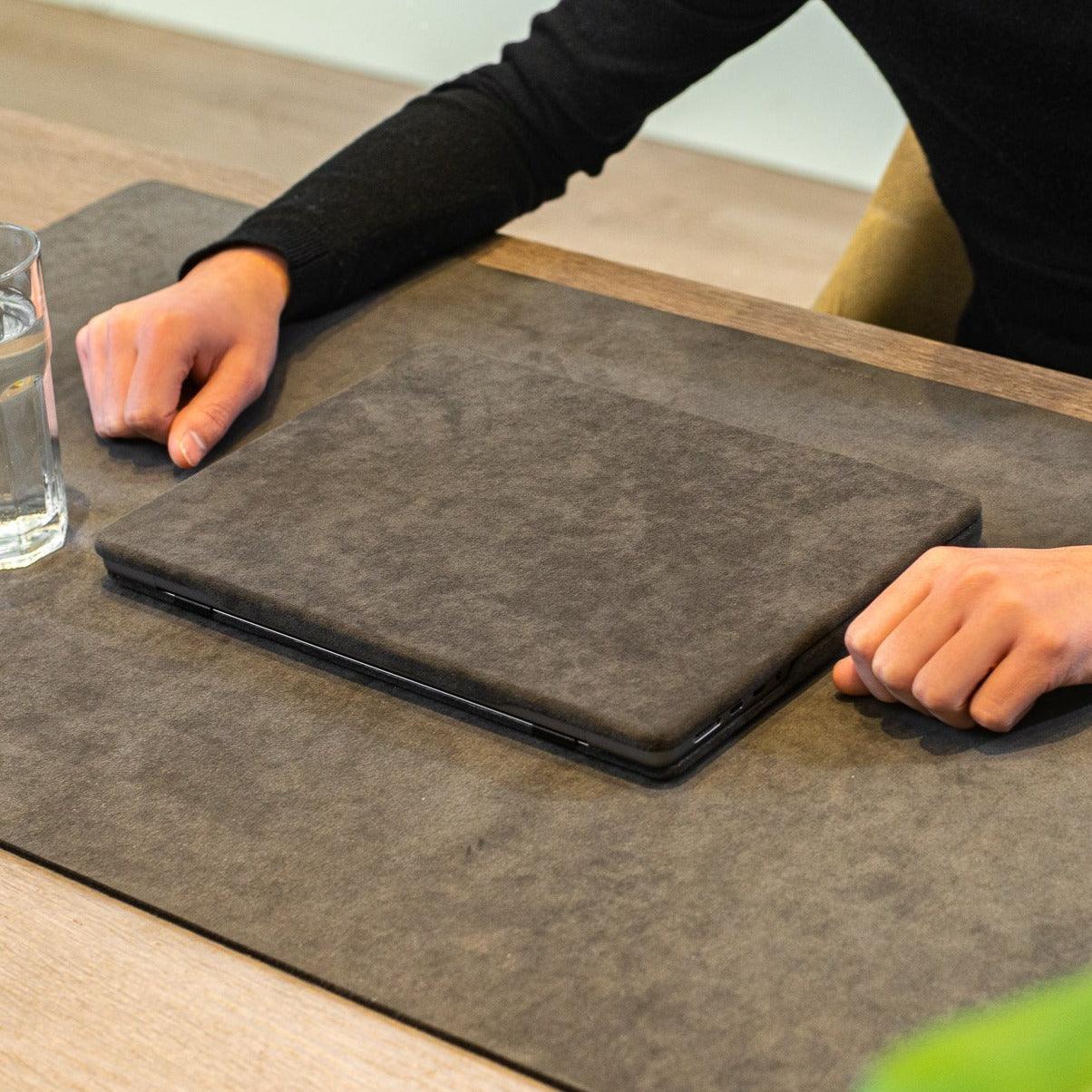 Alcantara MacBook Air Cover - For 15 inch (2023 M2 - 2025 M4) - Space Grey