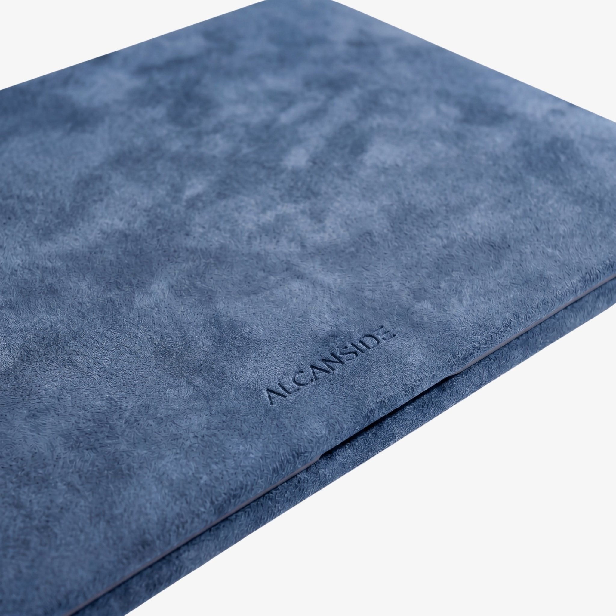 Alcantara MacBook Pro & Pro Max Cover - For 14 inch (2021-2025) - Ocean Blue